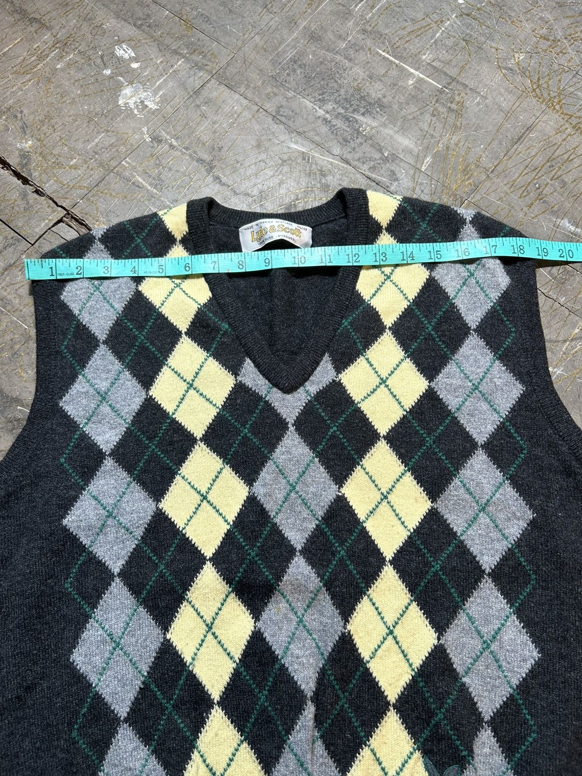 Lyle & Scott Lyle & Scott Knitted Wool V-Neck Sleeveless Size US M / EU 48-50 / 2 - 8 Thumbnail