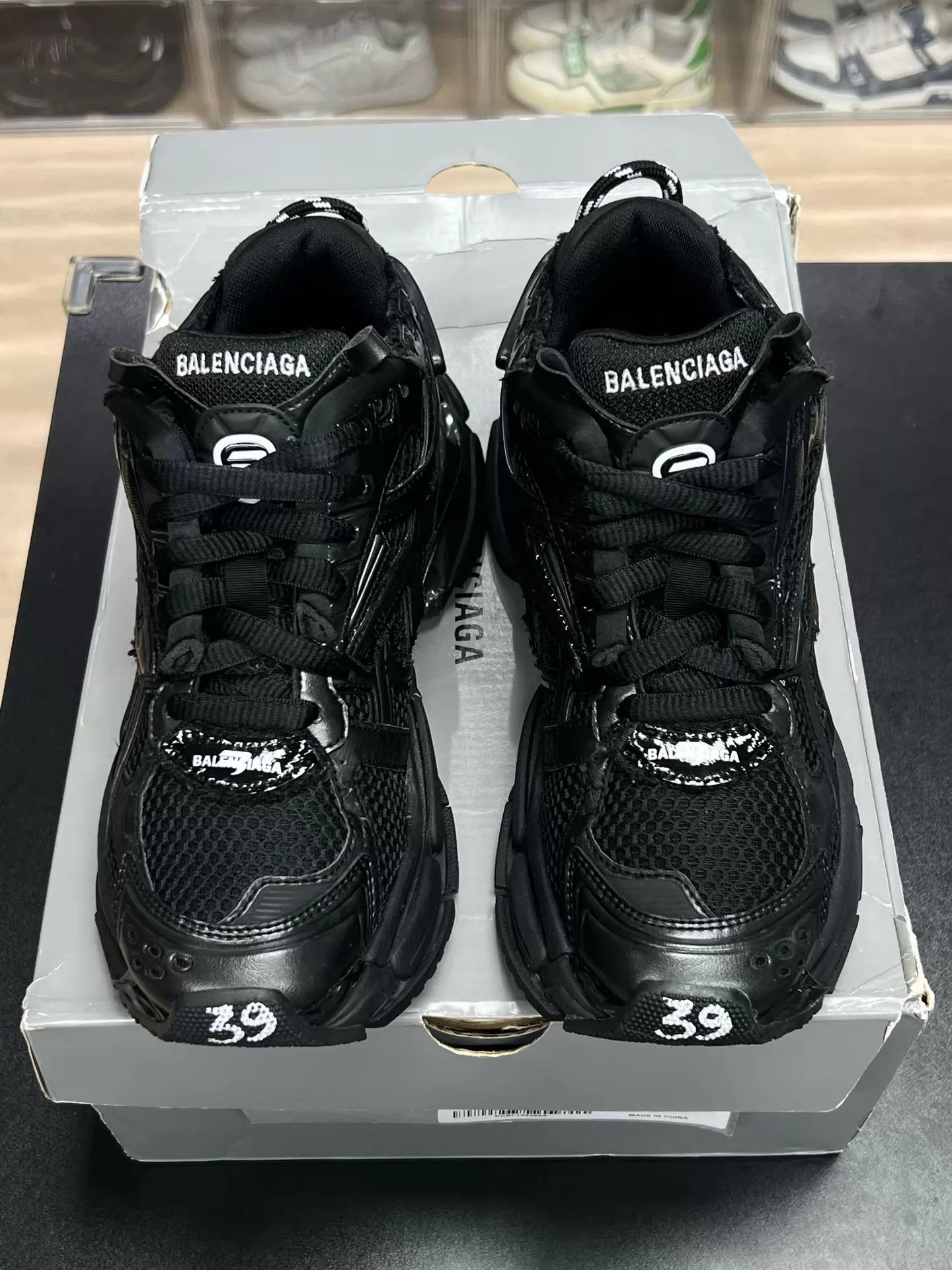 Balenciaga Balenciaga Runner Black 39 Size US 8.5 / IT 38.5 - 2 Thumbnail