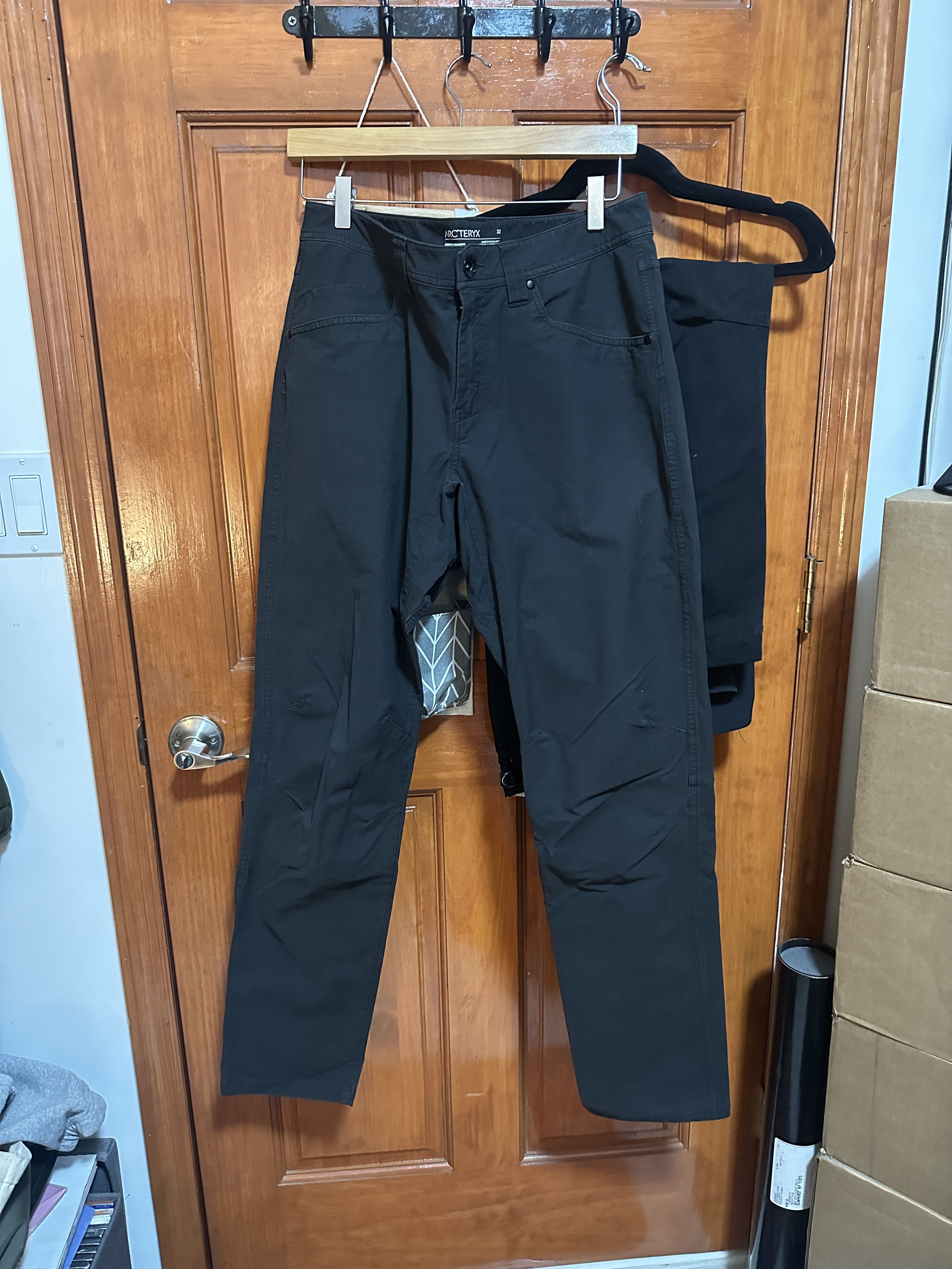 image of Arcteryx Arc'teryx Levon Pants in Black, Men's (Size 32)