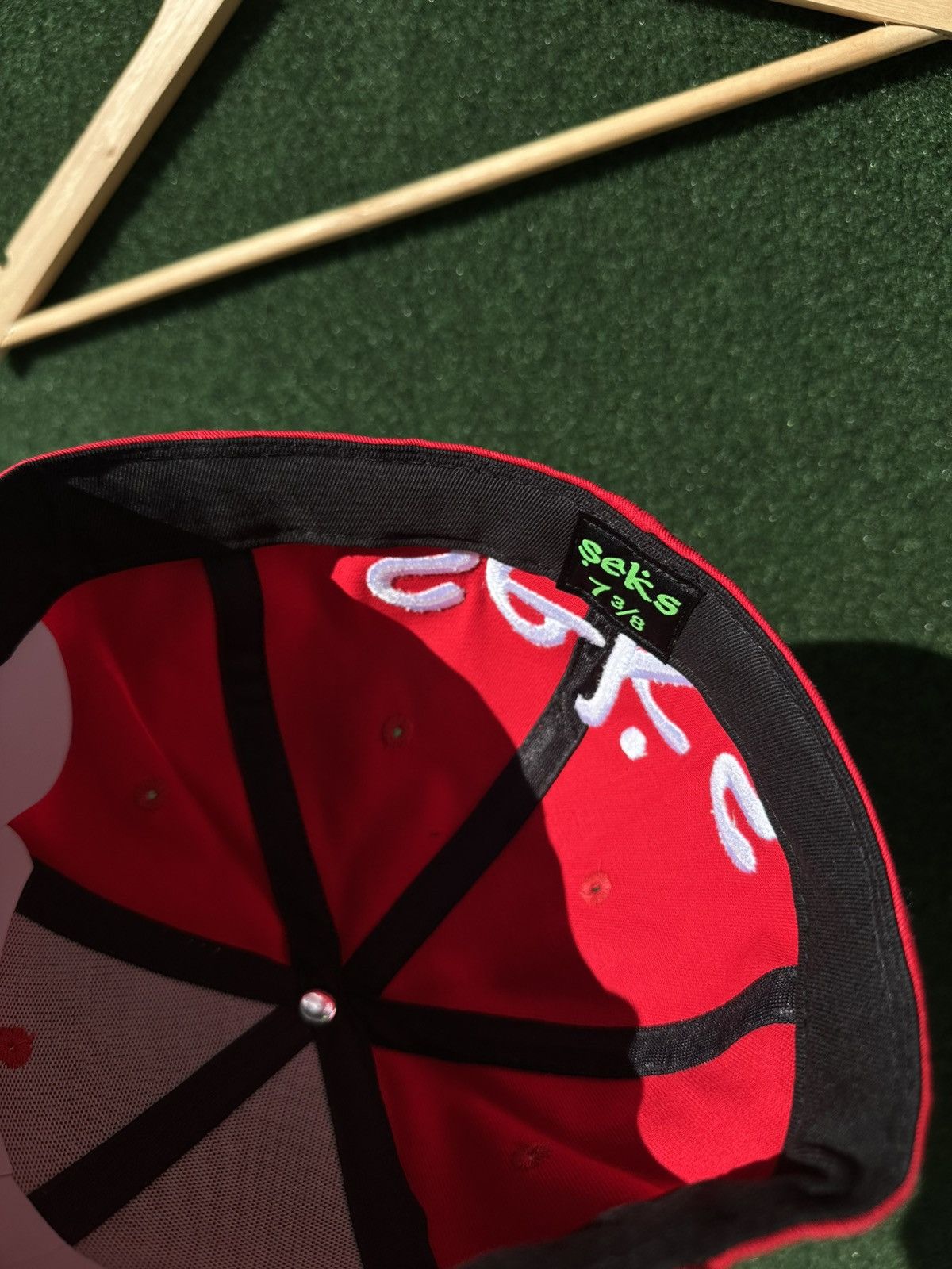 Other SEKS Red Fitted Hat size 7 & 3/8 Size ONE SIZE - 5 Thumbnail