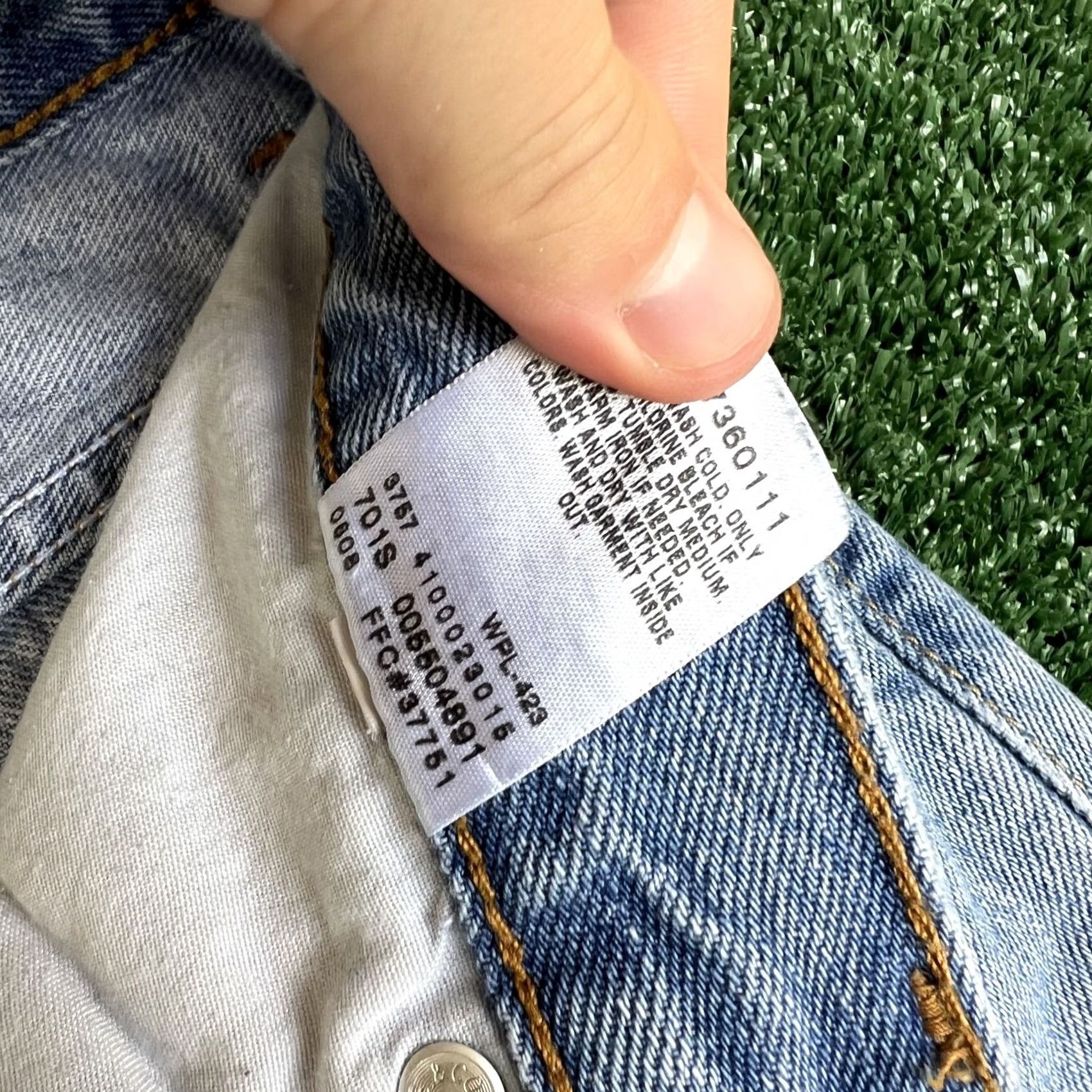 Levi's VTG Levi's 550 Jeans Men 38x31 Blue Distress Red Tab Relaxed Fit Tapered Leg Y2K Jeans Men 38 Blue Distress 550 90s USA Levi's 500 Series Size US 38 / EU 54 - 3 Thumbnail