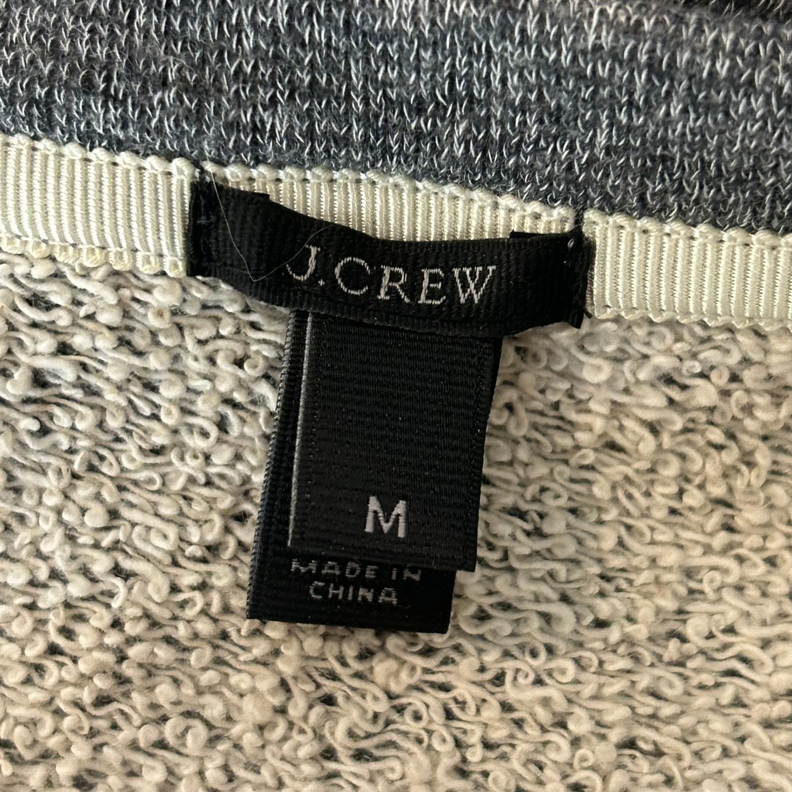 J.Crew J Crew Sweater Sz Medium Heather Grey Pullover Rhinestone Size M / US 6-8 / IT 42-44 - 5 Thumbnail