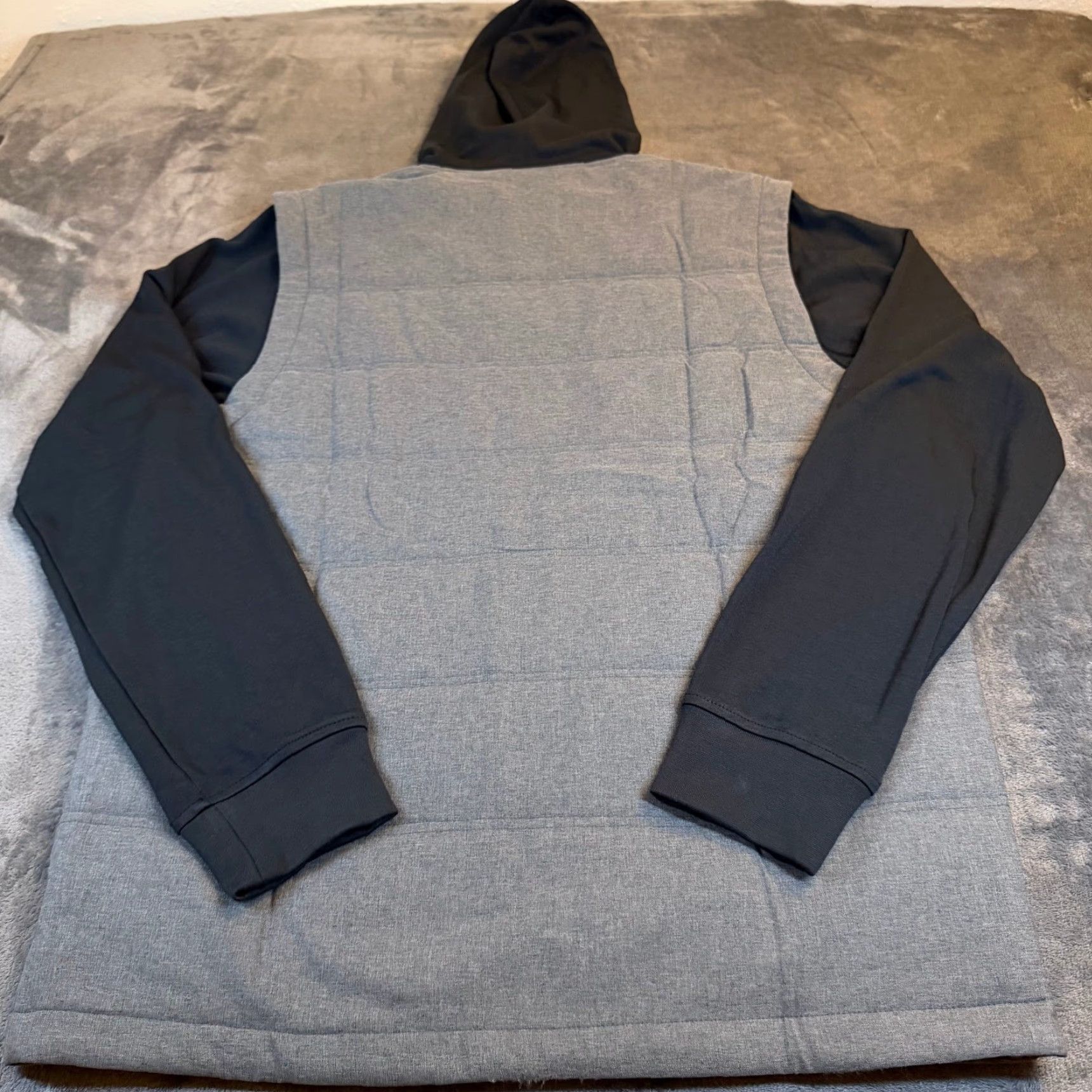 TravisMathew TravisMathew Scavenger Quilted Vest Hoodie Heather Dark Grey Men's Large NWT Size US L / EU 52-54 / 3 - 6 Thumbnail