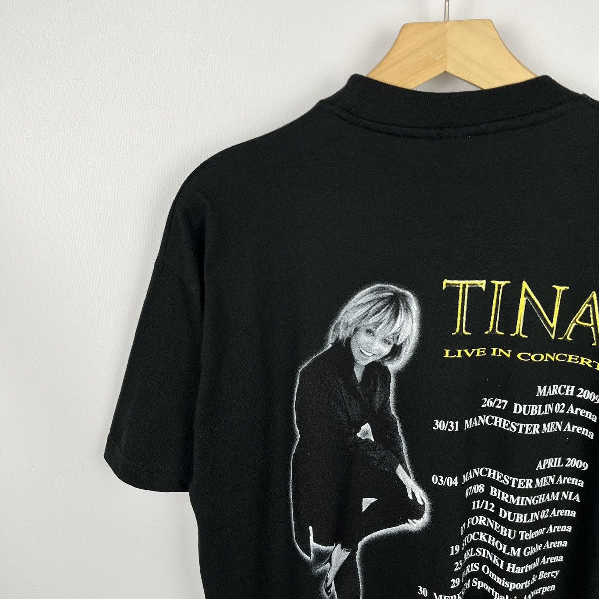 Band Tees Vintage Tina Turner Live in Concert T Shirt 00’s Size US L / EU 52-54 / 3 - 18 Thumbnail