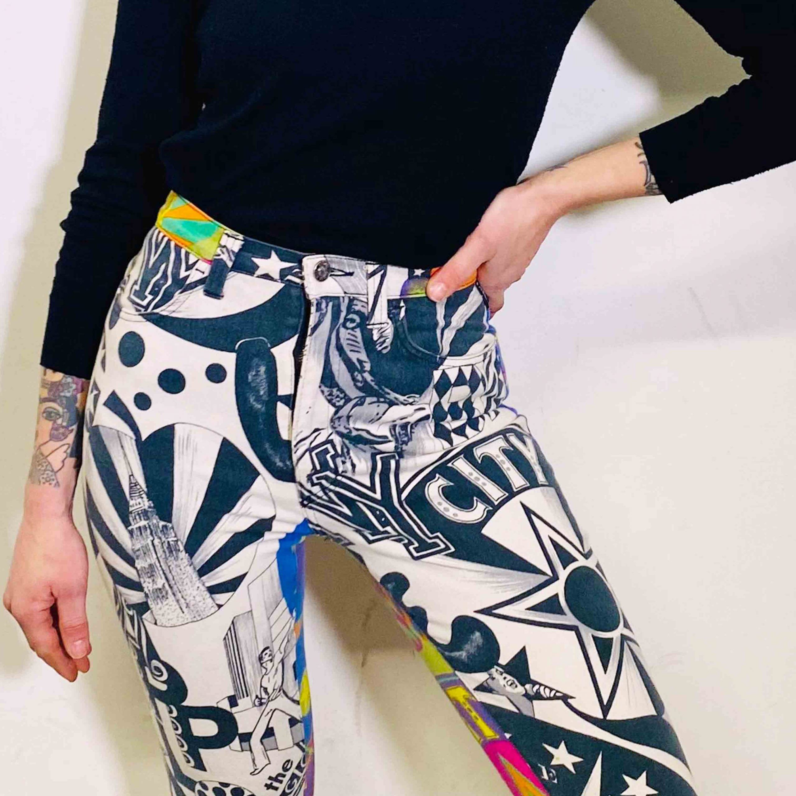 Versace Jeans Couture Versace 1980s New York Manhattan Liberty PopArt Pants Size 24" / US 00 / IT 34 - 2 Thumbnail