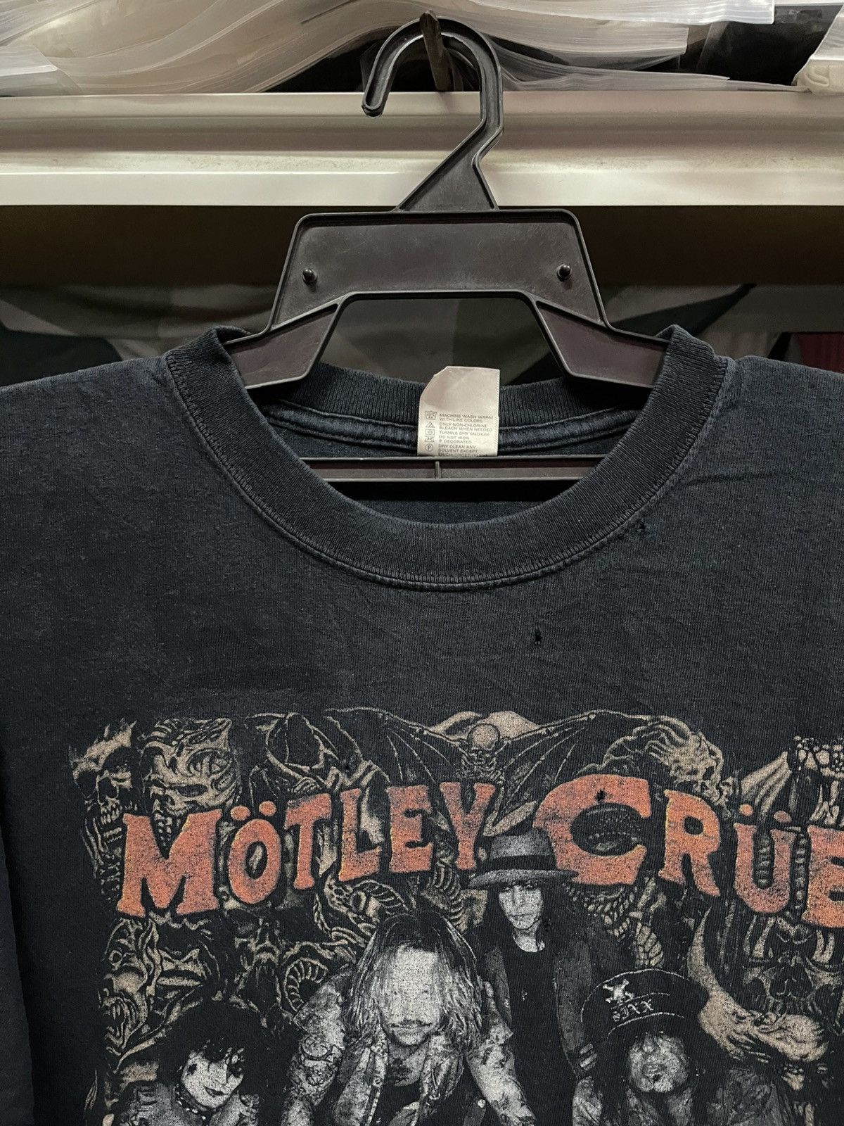 Band Tees Vintage Y2K Mötley Cruë Tour Tees🔥🔥🔥 Size US L / EU 52-54 / 3 - 3 Thumbnail
