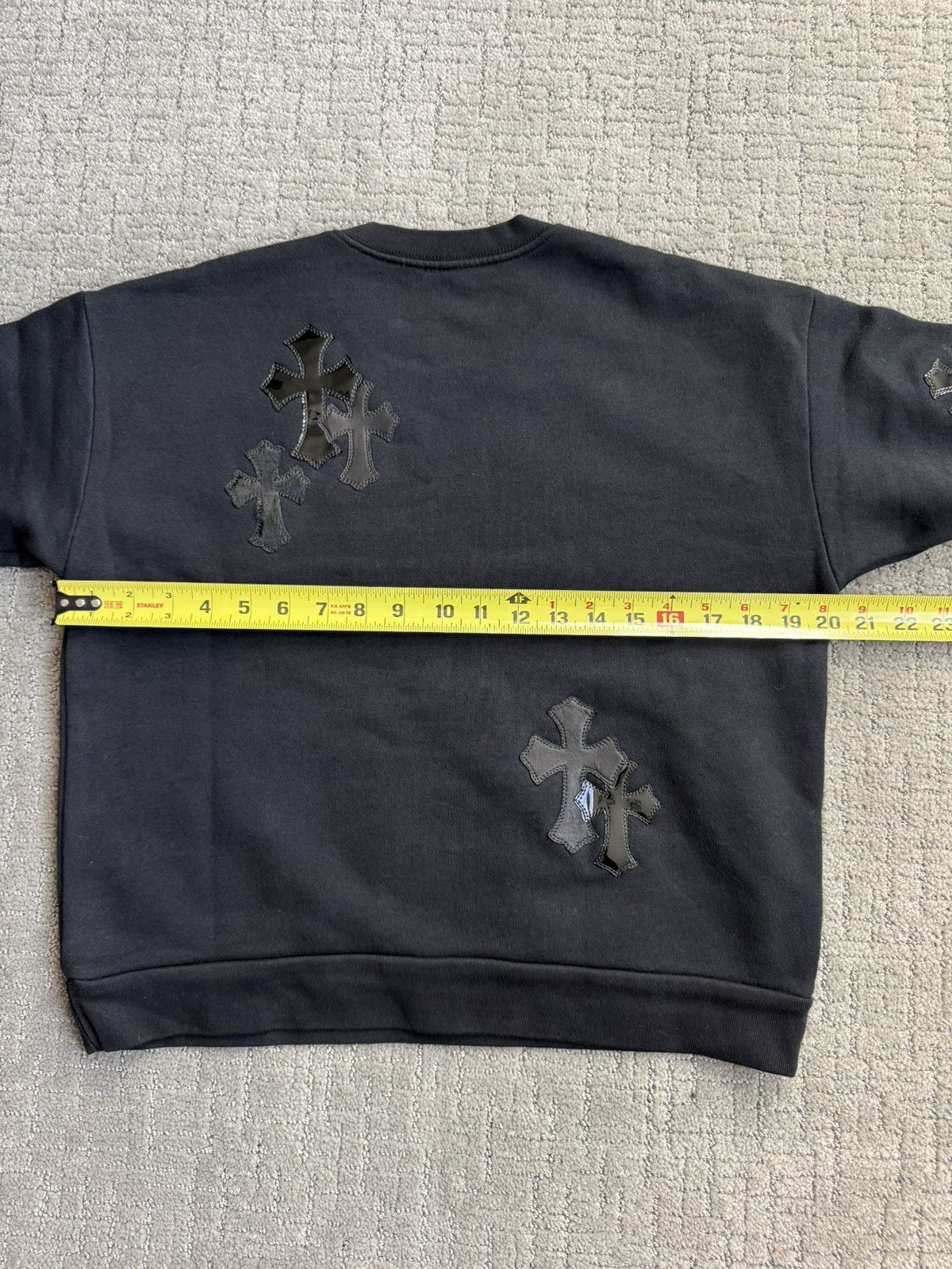 Chrome Hearts CROSS PATCH CREWNECK SWEATSHIRT BLACK Size US XS / EU 42 / 0 - 8 Thumbnail
