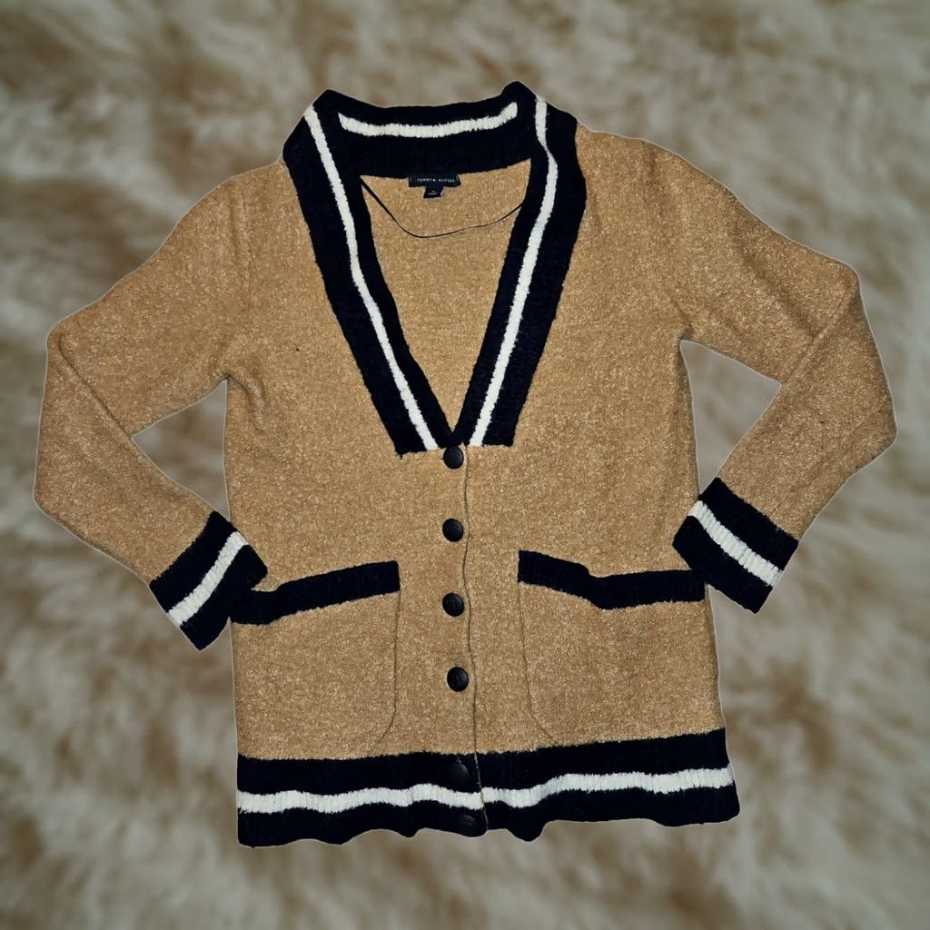 Tommy Hilfiger Tommy Hilfiger Cardigan Women's Medium V-Neck Wool Pockets Button Logo Preppy Classic TraveWorkwear Size M / US 6-8 / IT 42-44 - 1 Thumbnail