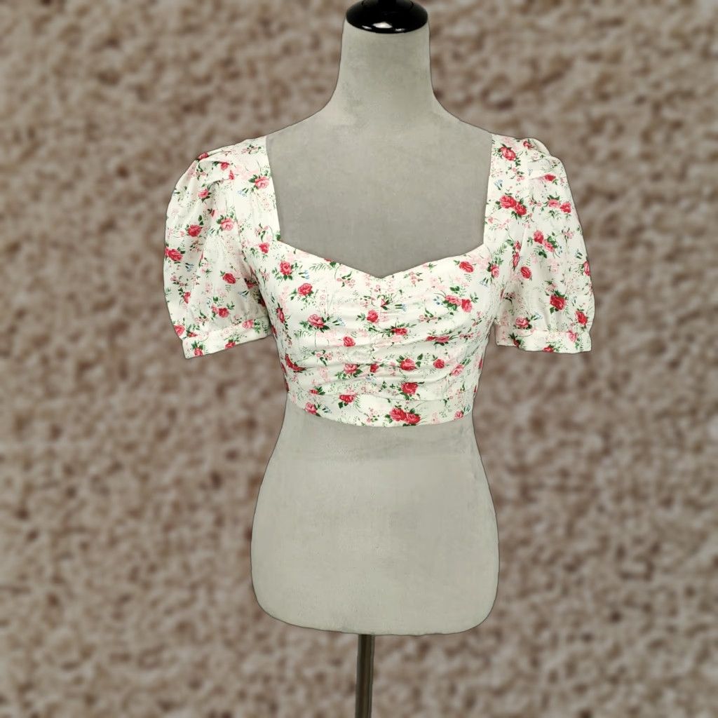 Lulus Lulus Crop Top Womens Small White Red Roses Puff Sleeve Smocked Cute Factor Size S / US 4 / IT 40 - 1 Thumbnail
