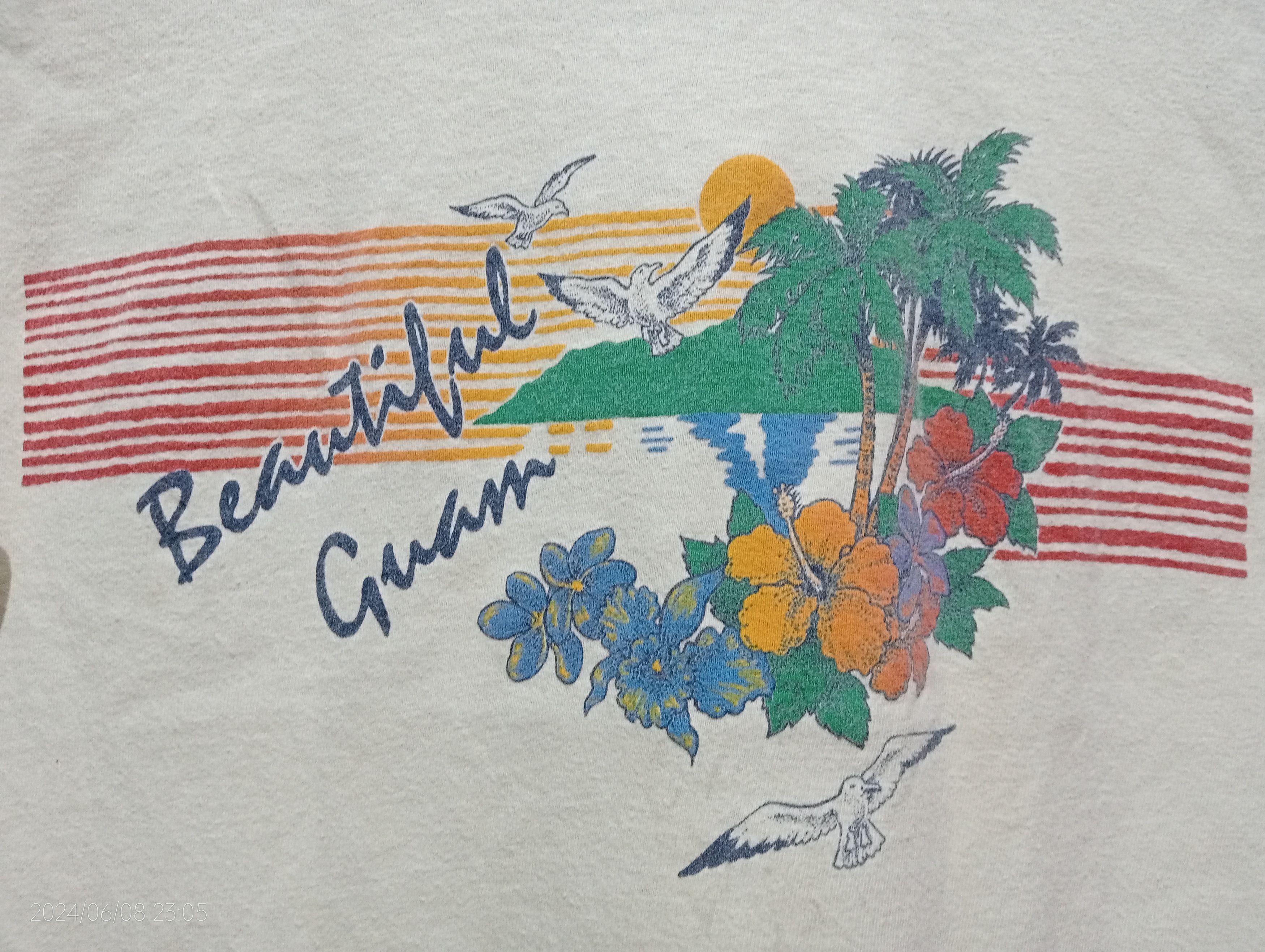 Vintage Vintage '90s Hanes Single Stitch Beautiful Guam Tee, USA Size US M / EU 48-50 / 2 - 4 Thumbnail