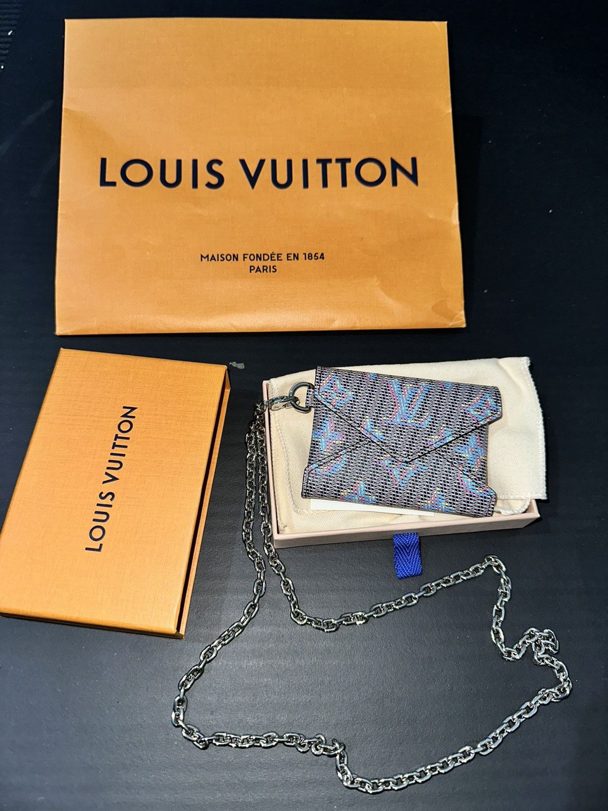 Louis Vuitton louis vuitton coin purse collectible Size ONE SIZE - 1 Thumbnail