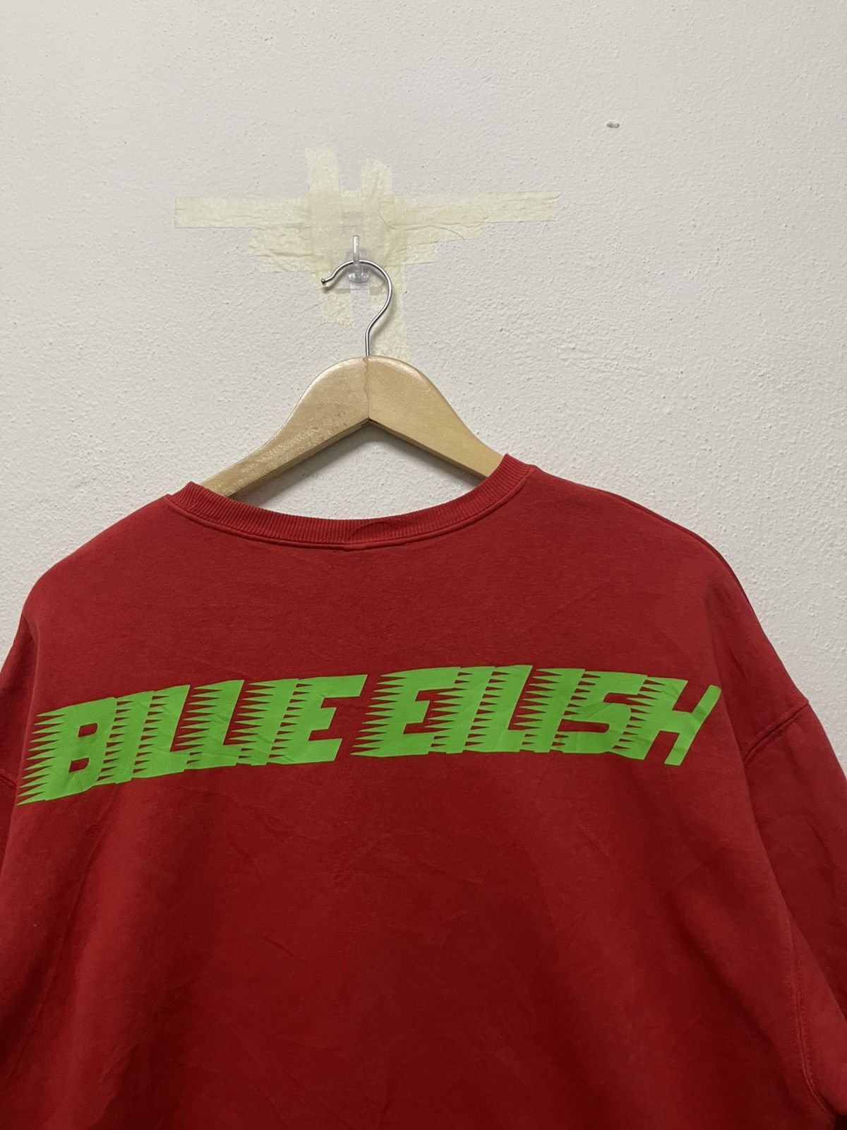 Billie Eilish × Divided × Vintage 2020 BILLIE EILISH SWEATSHIRT BIG PRINT FRONT SPELLOUT BACK Size US M / EU 48-50 / 2 - 18 Thumbnail