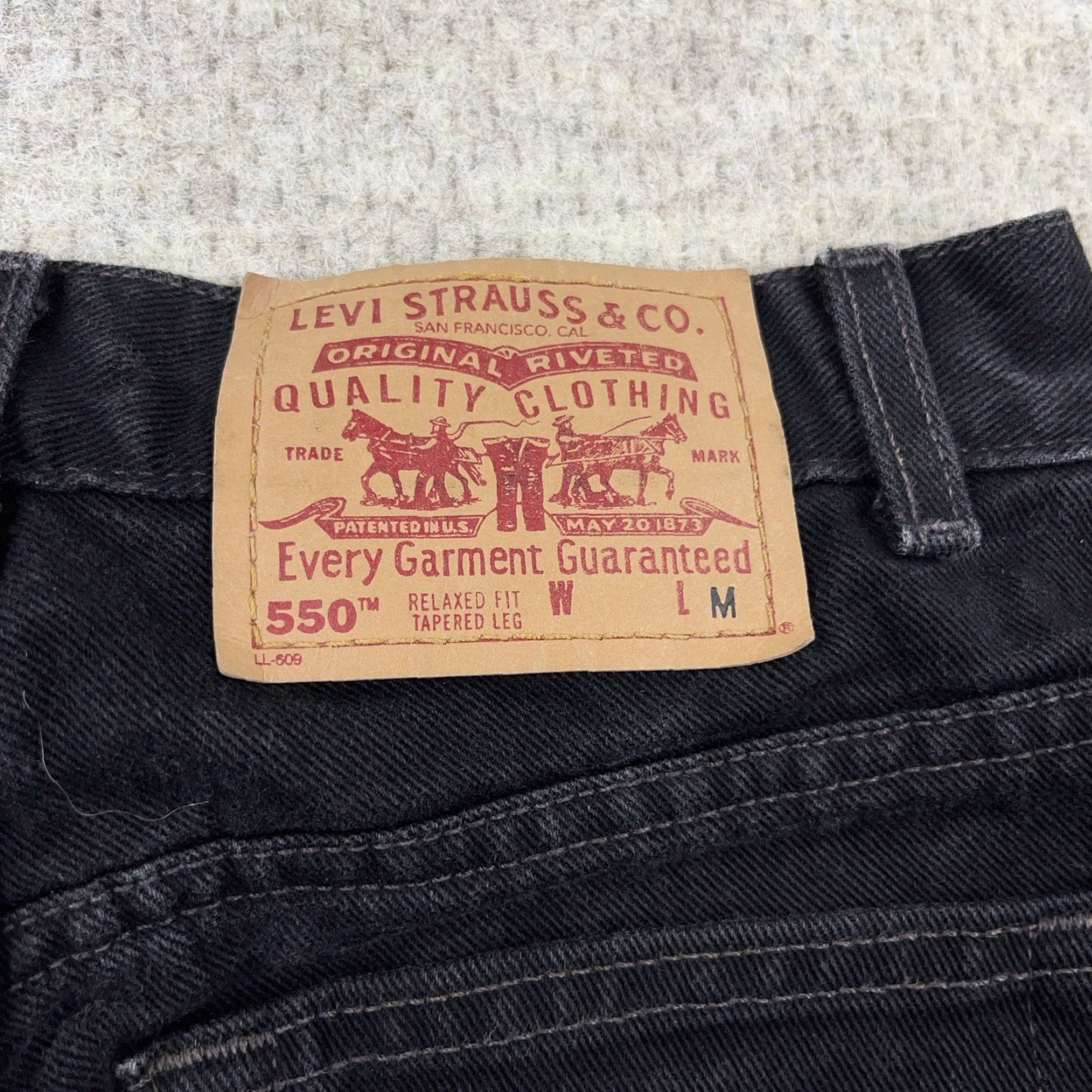 Levi's VINTAGE Levi's 550 Jeans Women 4 Black Tapered Relaxed Fit Baggy 90s USA 25x29 Size 27" / US 4 / IT 40 - 6 Thumbnail