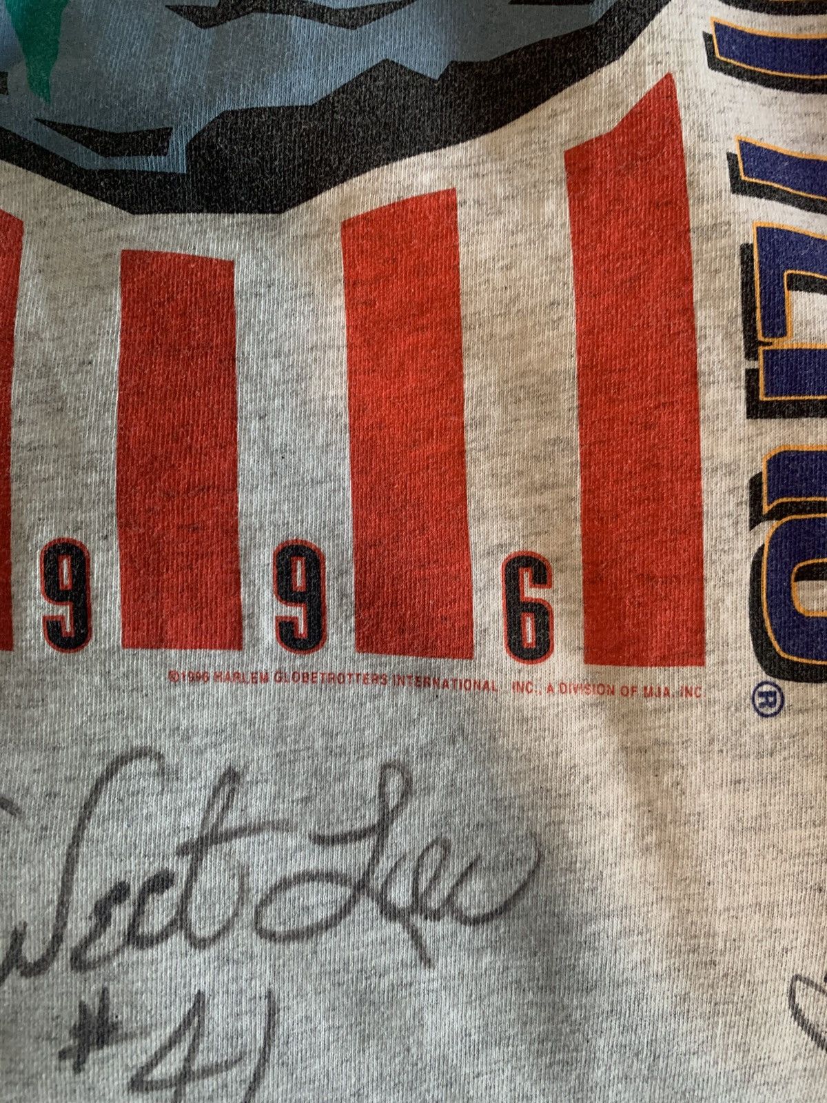 Vintage Signed Harlem Globetrotters tee 1996 tour Size US L / EU 52-54 / 3 - 3 Thumbnail