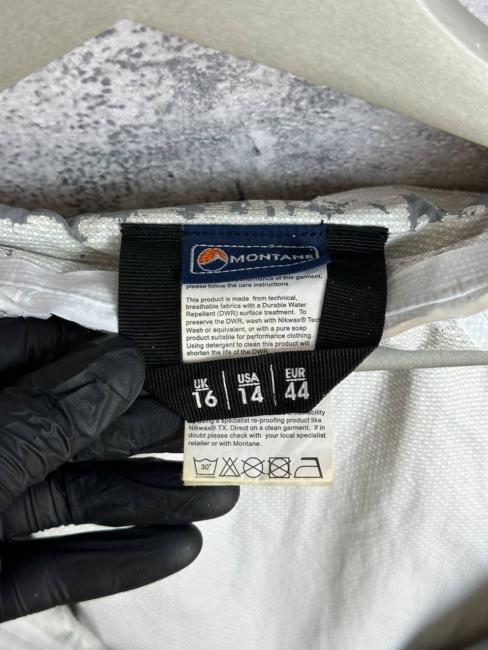 Montane Montane Nylon Windbreaker Jacket Hood Waterproof Long Size L / US 10 / IT 46 - 16 Thumbnail