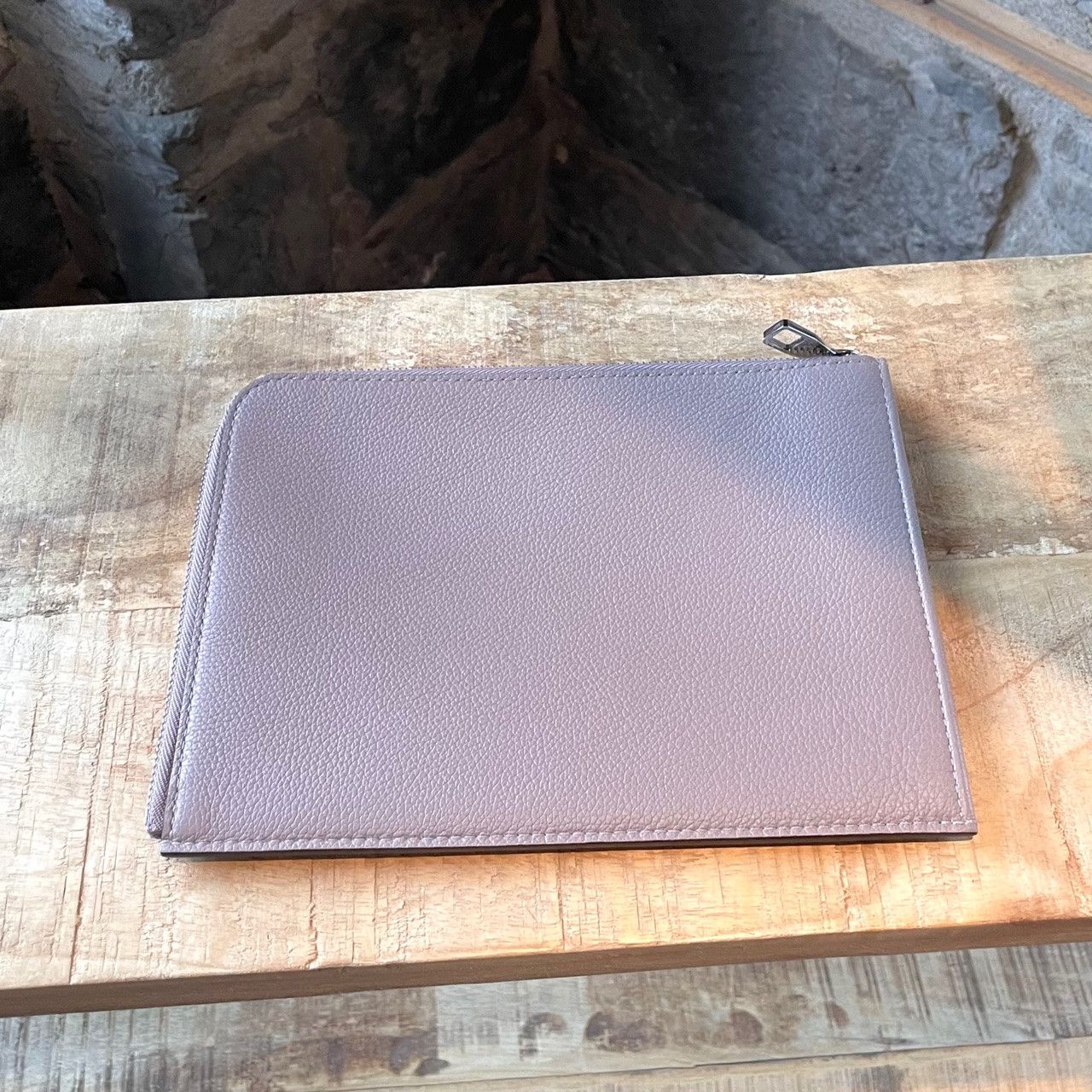 Louis Vuitton Louis Vuitton Pochette Jules Taupe Leather Zippered Pouch Size ONE SIZE - 7 Thumbnail