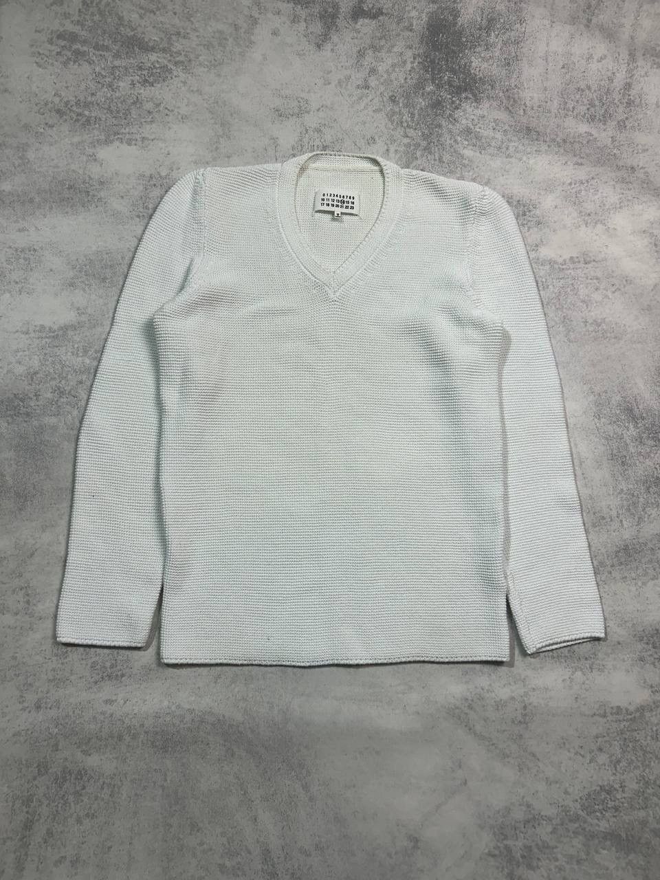 Maison Margiela Maison Margiela rare lixury man V-neck sweater Size US L / EU 52-54 / 3 - 1 Thumbnail