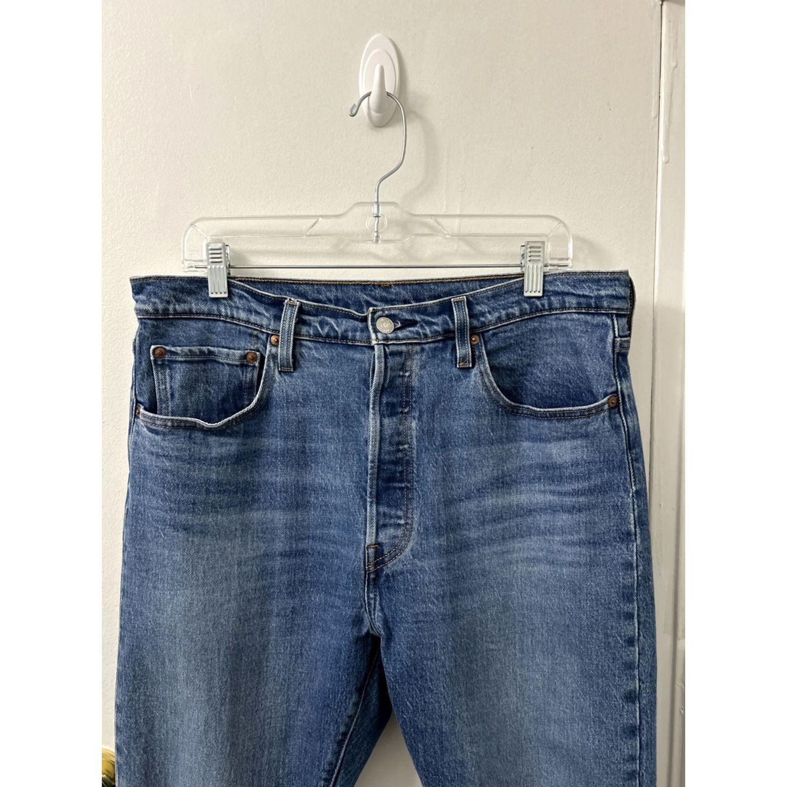 Levi's VINTAGE Levi's 501 Jeans Mens 33x28 Blue Button Fly Straight 5-Pocket Denim Classic Fit USA 90s Retro 501 Series Mens Size US 33 - 2 Thumbnail