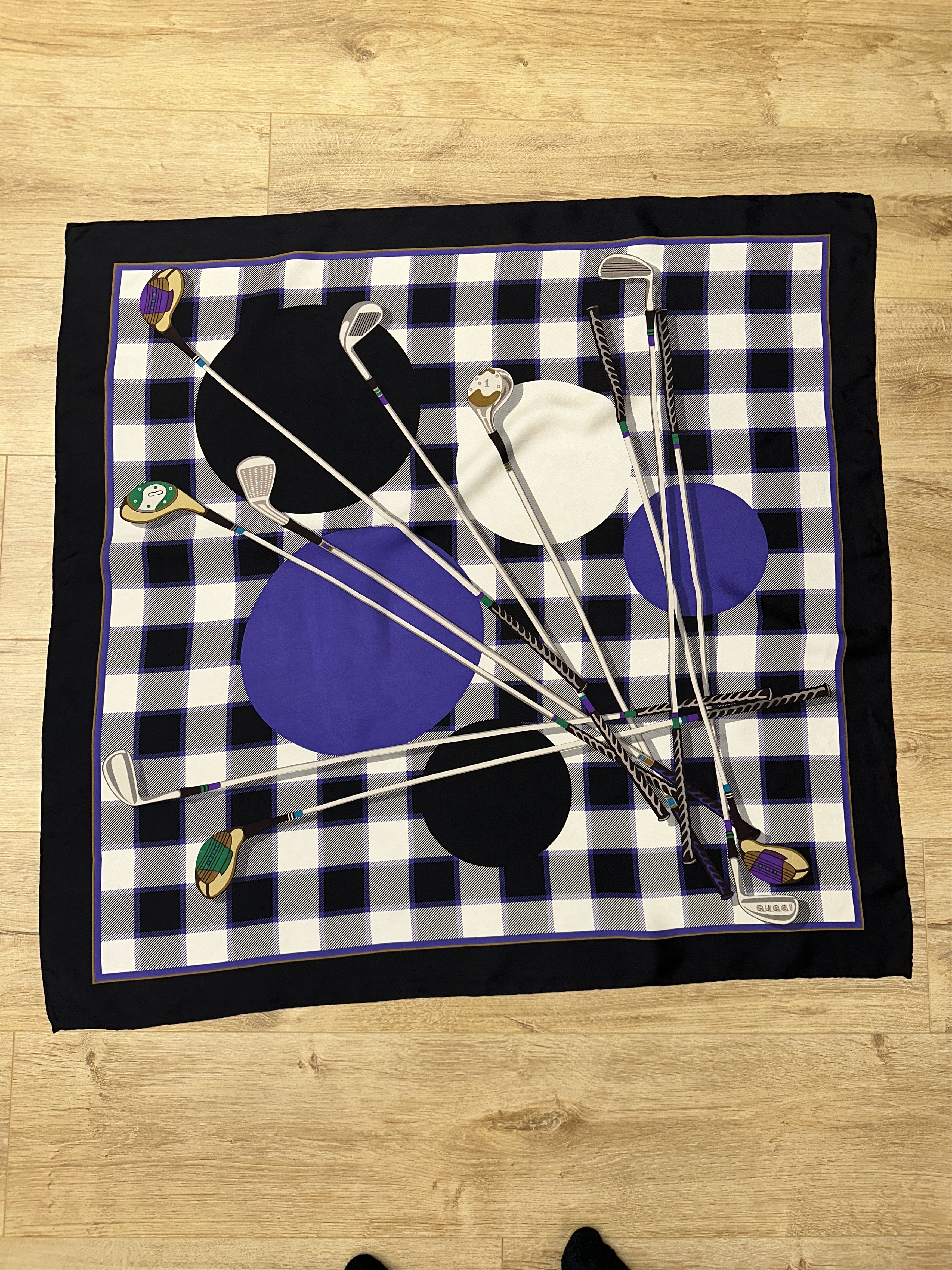Gucci Luxury Shawl Gucci Golf Clubs Silk Scarf 84x87cm Print Size ONE SIZE - 1 Preview