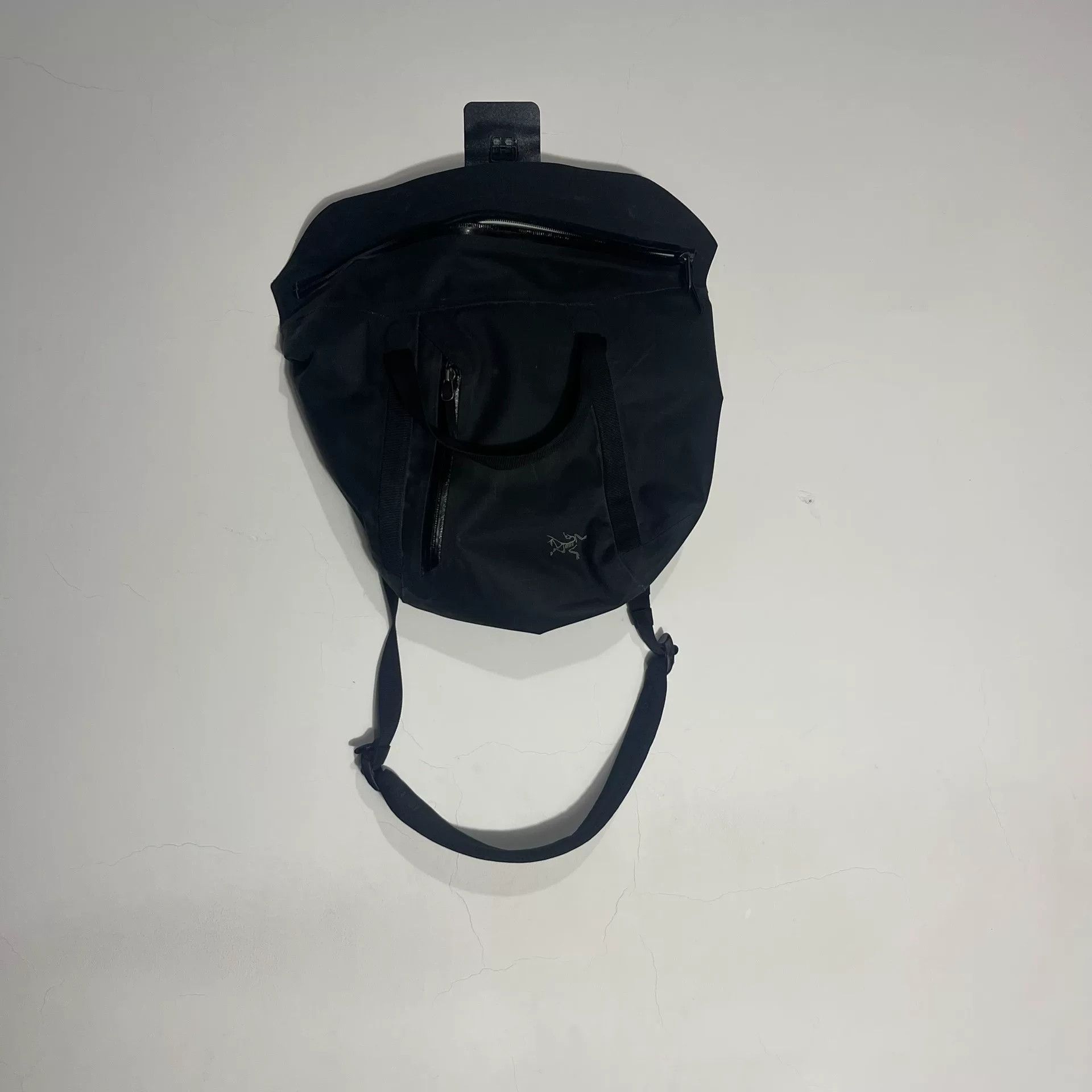 Arc'teryx Arc'teryx Foley Pouch ((ReCUT)) | Grailed