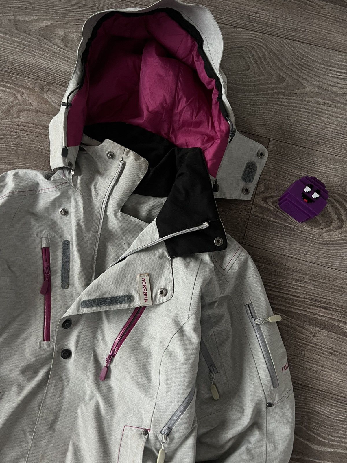 Norrona Norrona Gore-Tex Roldal Rare Gorpcore Insulated Pro Jacket Size S / US 4 / IT 40 - 9 Thumbnail