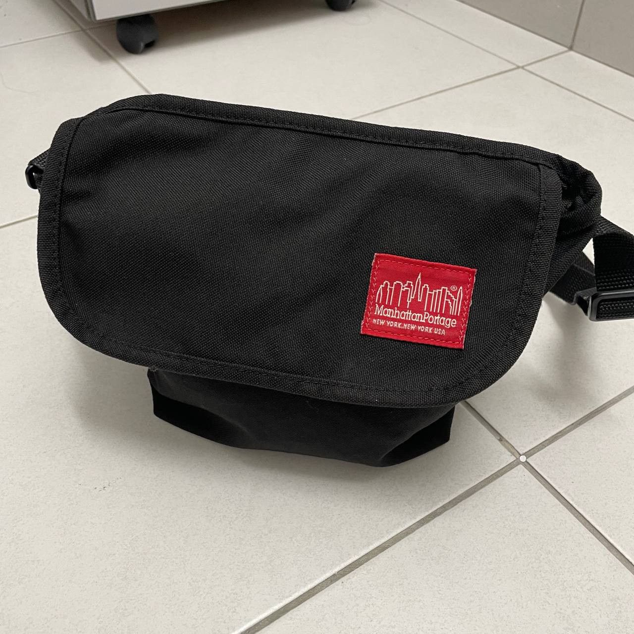 Manhattan Portage ⭐️SALE⭐️ MANHATTAN PORTAGE MASSANGER BAG SMALL Size ONE SIZE - 9 Thumbnail