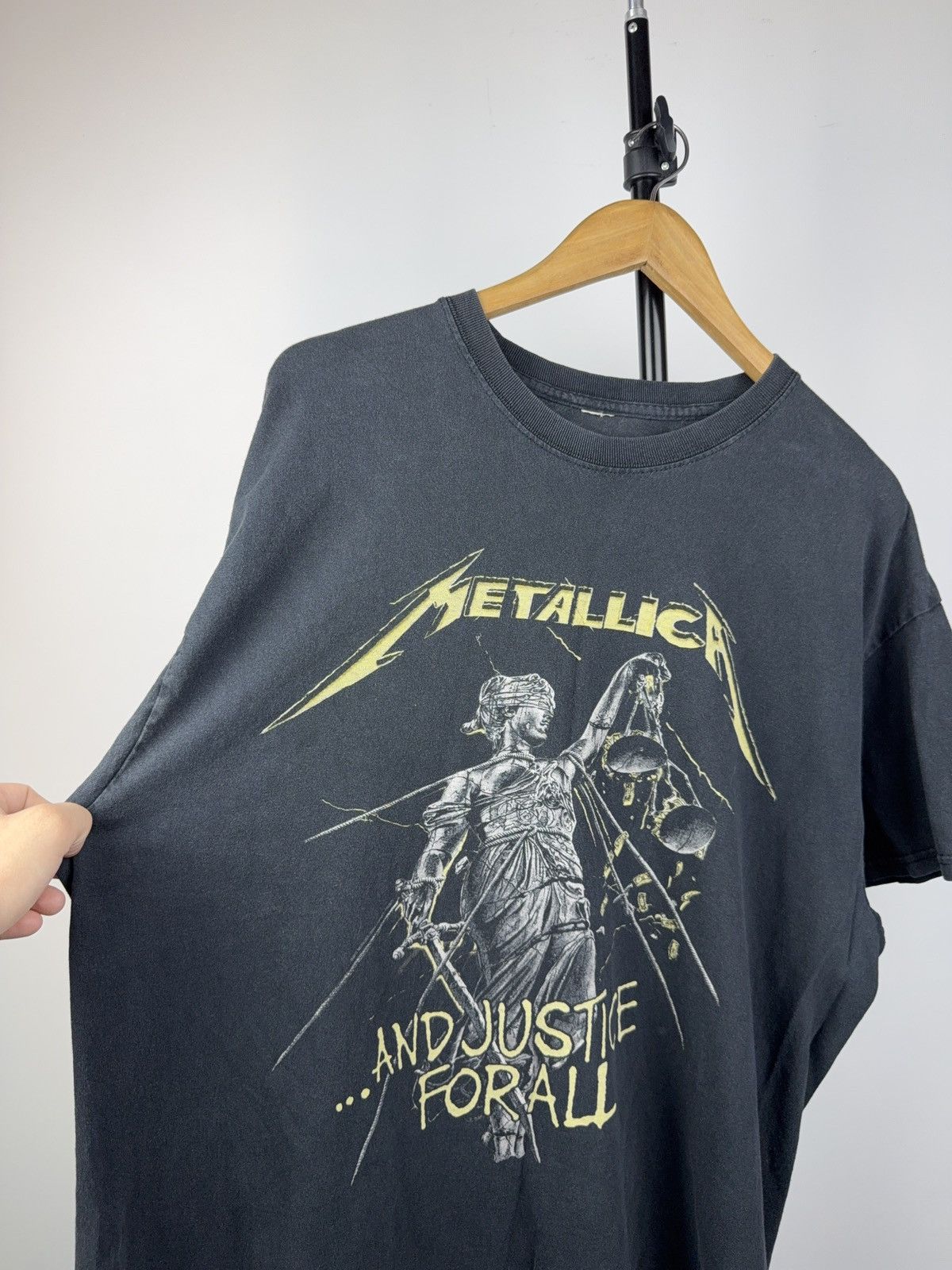 Metallica 00s Metallica And Justice For All Faded Band Tee Black Size US XL / EU 56 / 4 - 4 Thumbnail