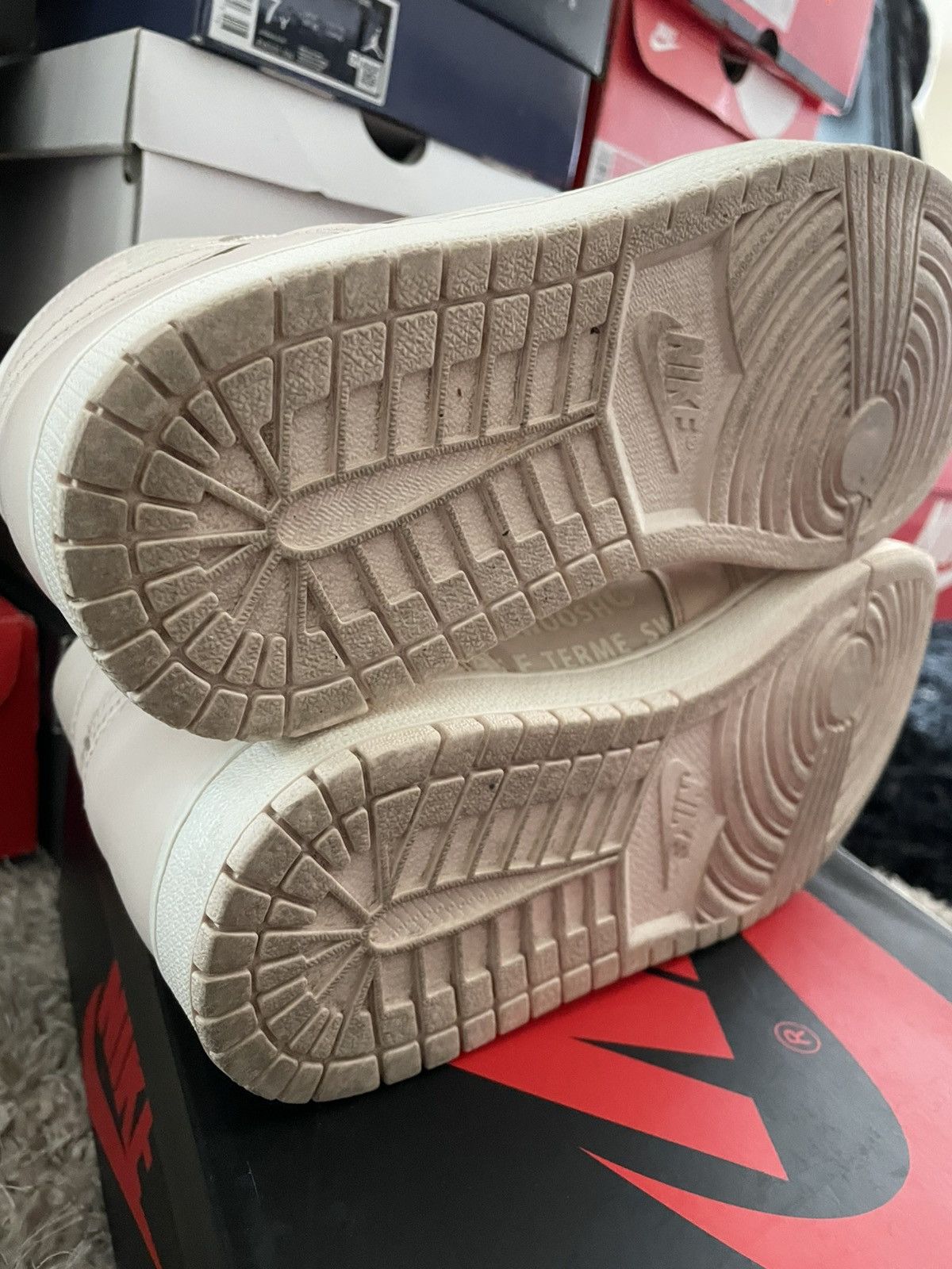 Jordan Brand Jordan 1 Guava Ice Size US 10.5 / EU 43-44 - 9 Thumbnail