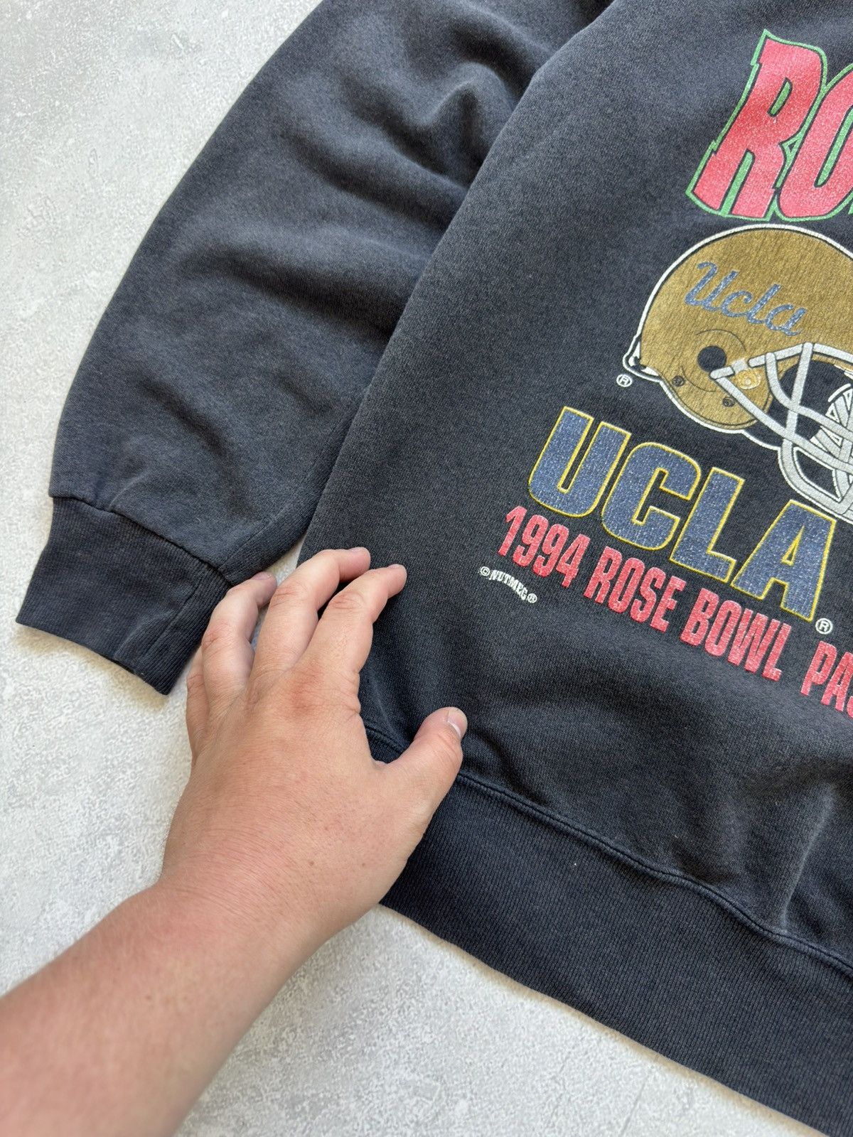 Nutmeg Vintage Nutmeg 1994 Rose Bowl UCLA vs Wisconsin Sweatshirt Size US M / EU 48-50 / 2 - 9 Thumbnail