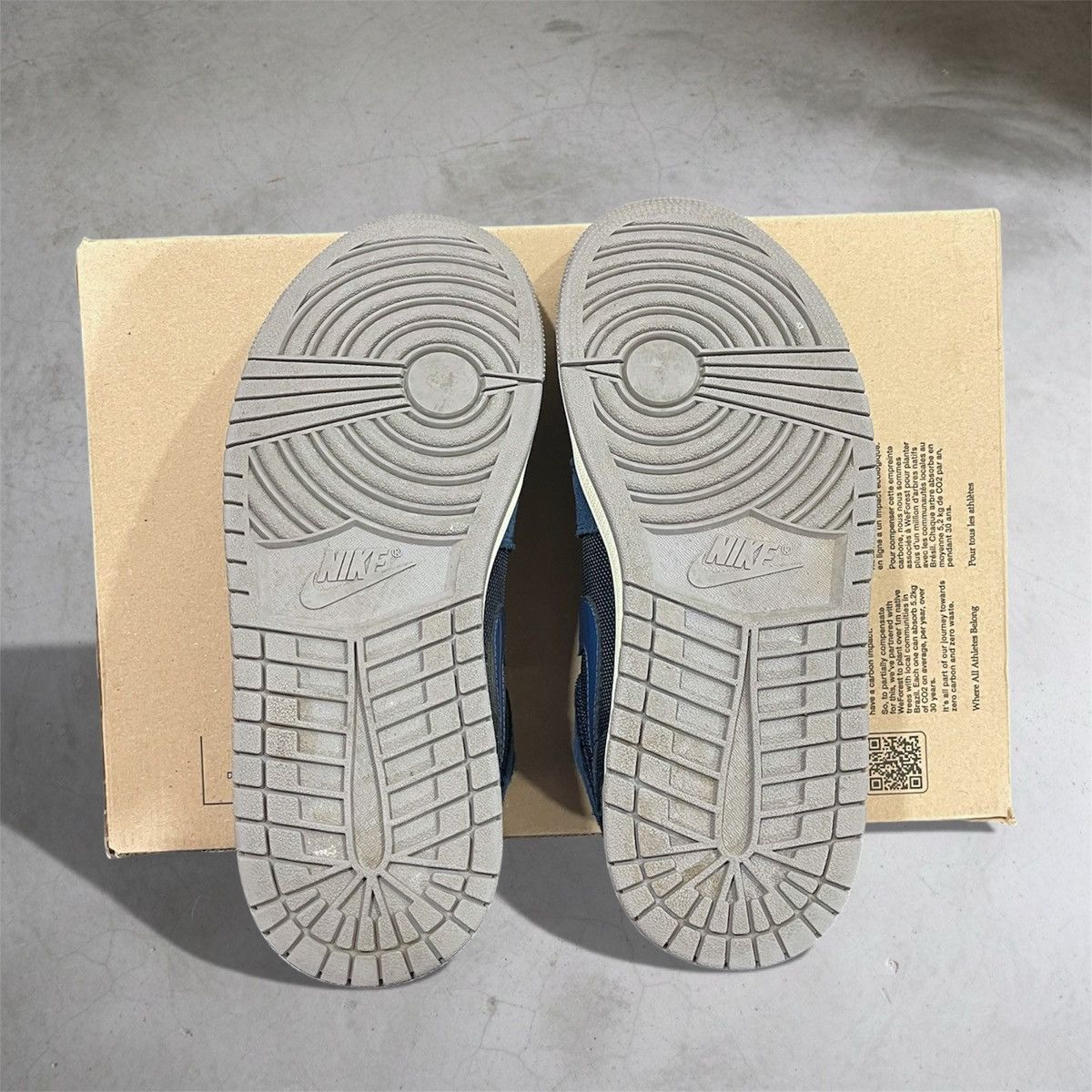 Nike Air Jordan 1 Low SE Craft Inside Out Obsidian Sneaker