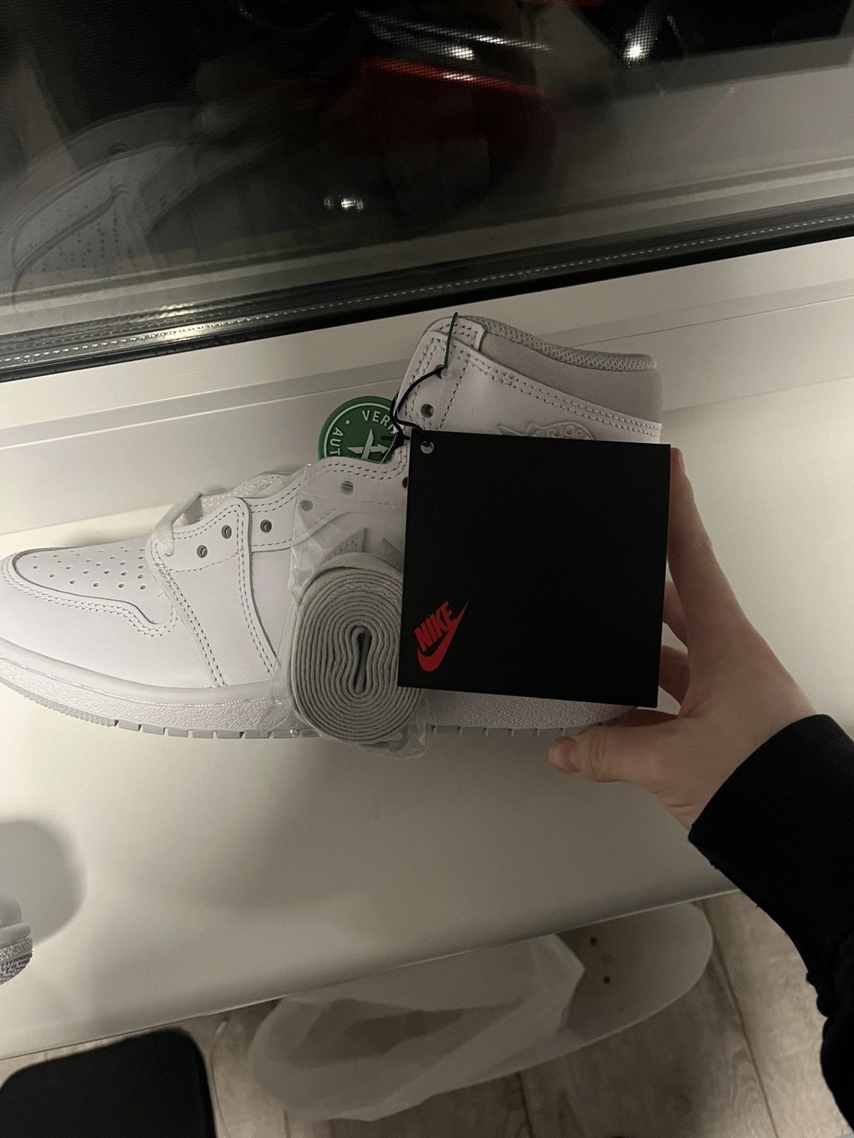 Jordan Brand × Nike Jordan 1 Neutral Grey Size US 8 / EU 41 - 2 Thumbnail