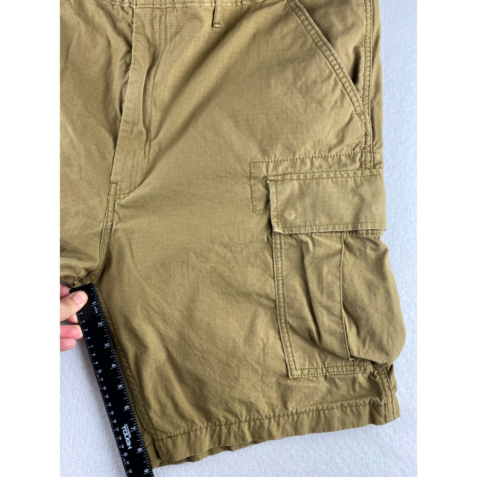 Levi's Levi's Cargo Shorts Mens 40 Khaki Cotton Flap Pockets Hiking Comfort Utility Clothing Size US 40 / EU 56 - 5 Thumbnail