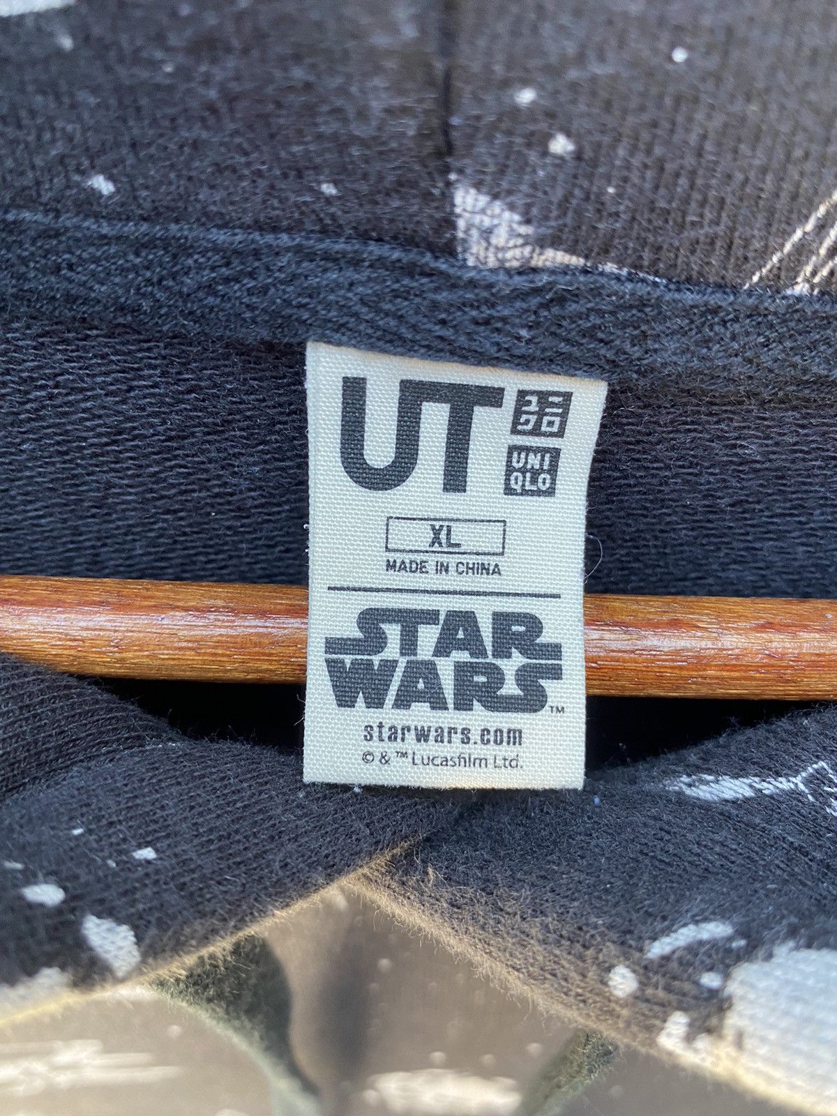 Star Wars × Uniqlo Uniqlo Star Wars Hoodie Fullprint Pullover Jumper Size XL Size US XL / EU 56 / 4 - 7 Thumbnail