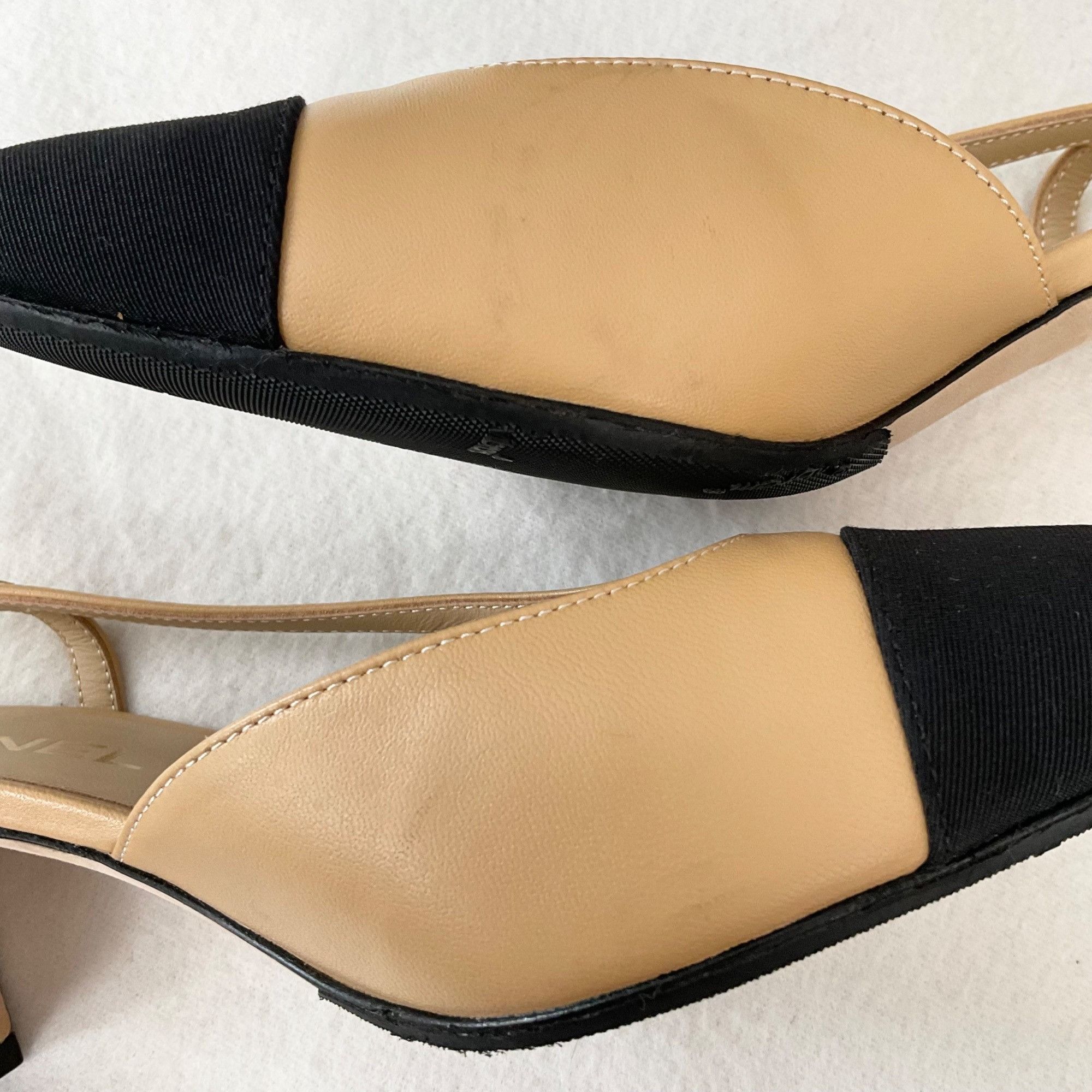 Chanel CHANEL Interlocking TWO tone beige Leather Slingback Pumps h Size US 7 / IT 37 - 9 Thumbnail