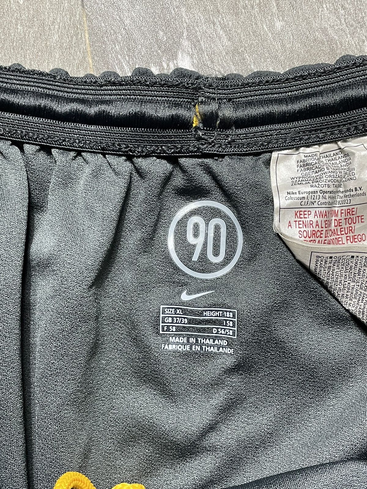 Nike Vintage Nike Arsenal 2007 2008 Away Football Soccer Shorts Size US 34 / EU 50 - 4 Thumbnail