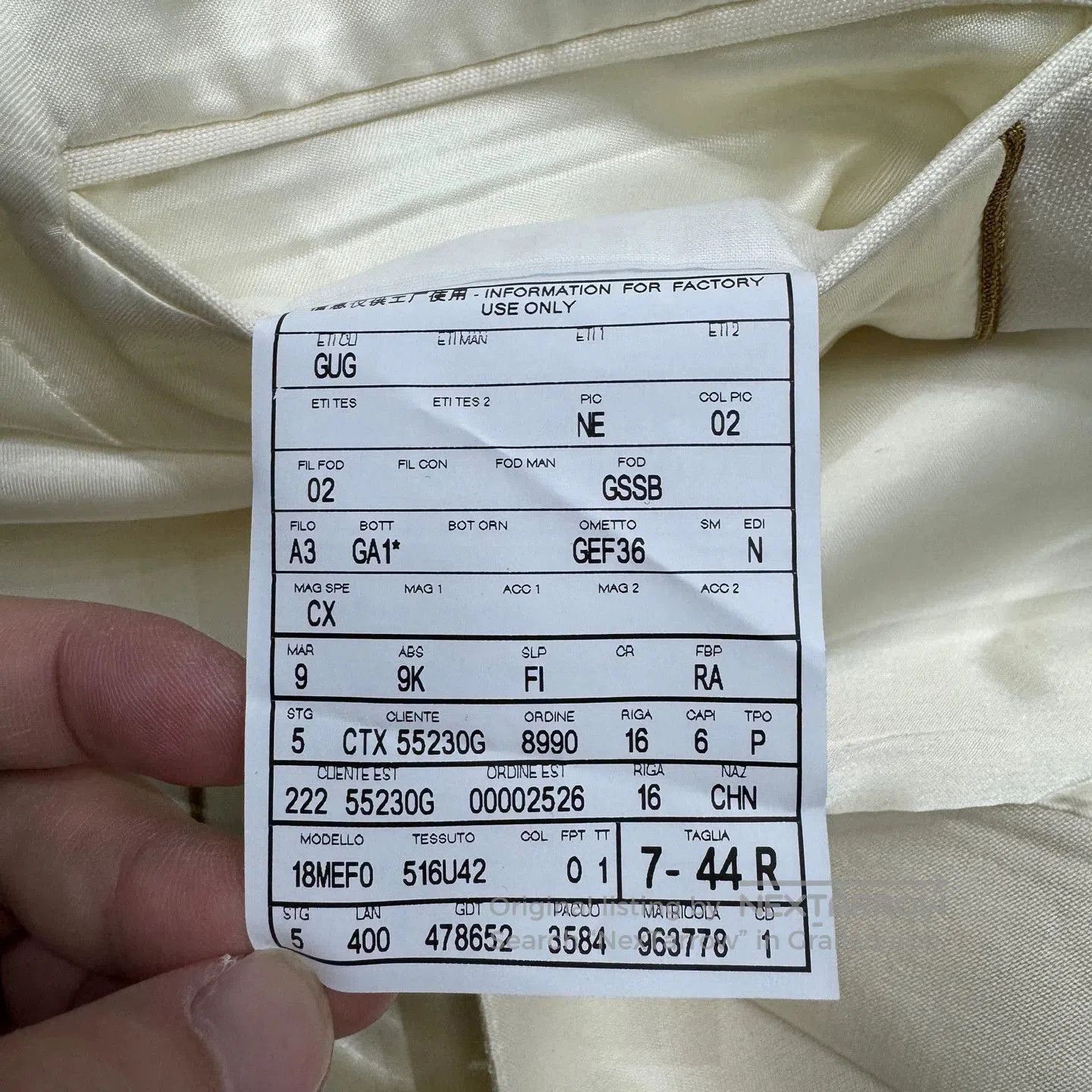 Gucci White Blazer with Black Trim and Crest. Size US M / EU 48-50 / 2 - 4 Thumbnail
