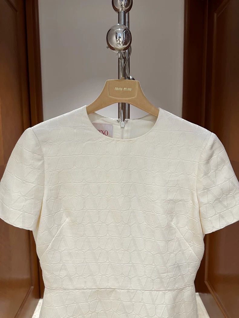 Valentino Valentino dress Size M / US 6-8 / IT 42-44 - 3 Thumbnail
