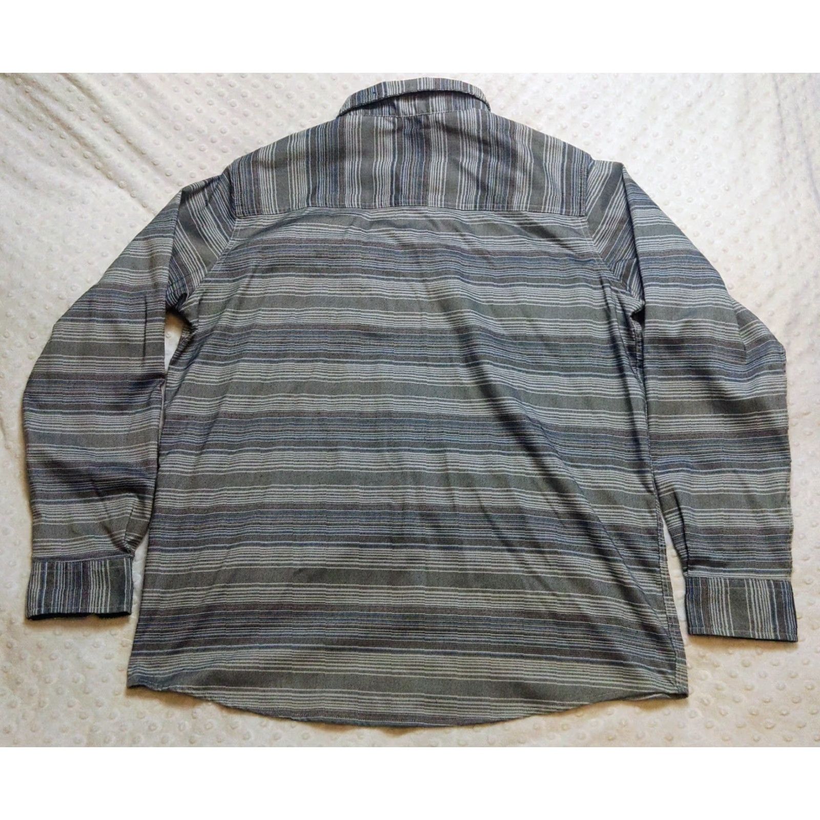 Vintage Swiss Tech Mens Shirt Button-Up Long Sleeve Gray Striped Large 42-44 Casual All Seasons Pockets 2 Chest Pockets Regular Fit Mens Size US L / EU 52-54 / 3 - 7 Thumbnail
