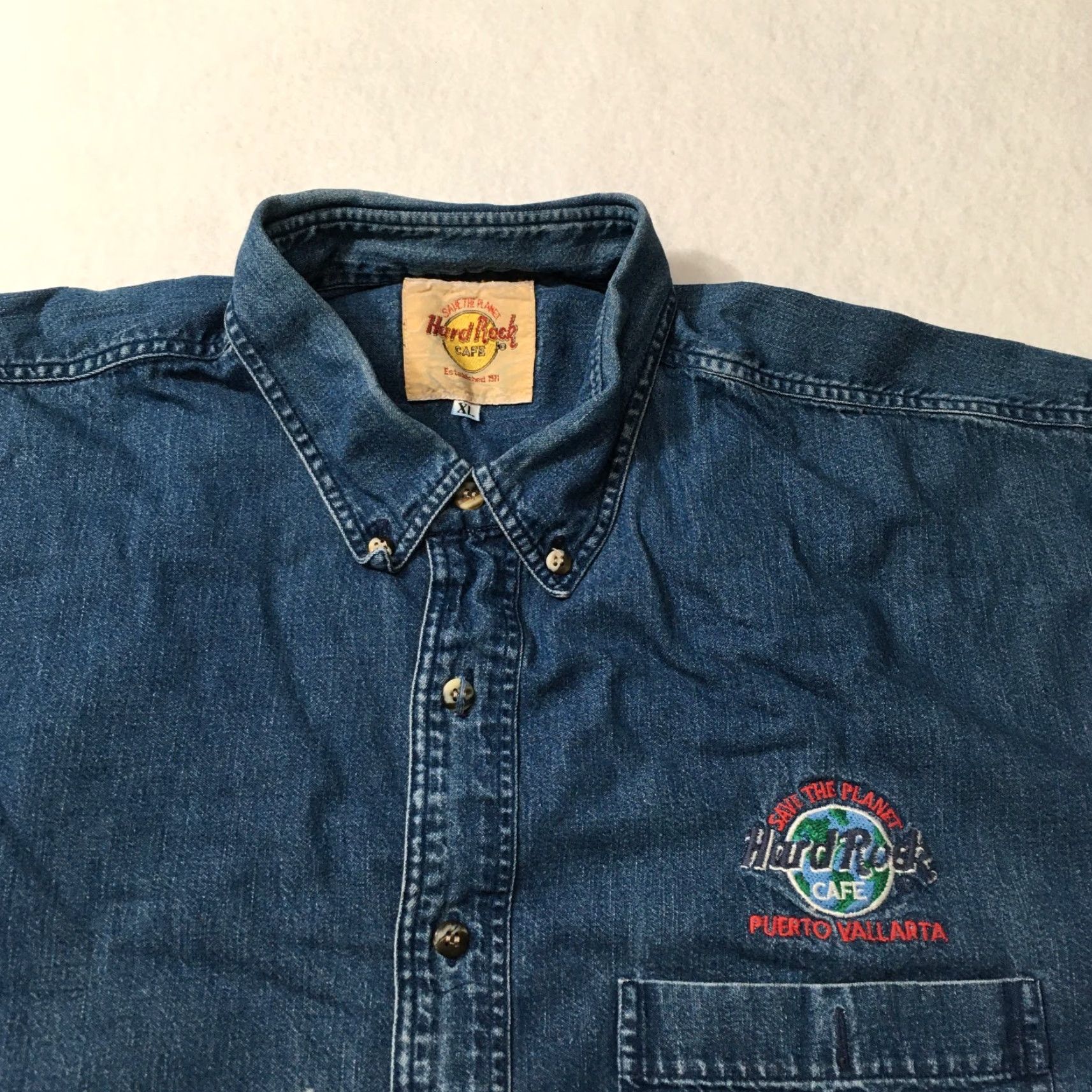 Hard Rock Cafe VINTAGE Hard Rock Cafe Shirt Denim Blue XL Mens Button-Up Size US XL / EU 56 / 4 - 3 Thumbnail