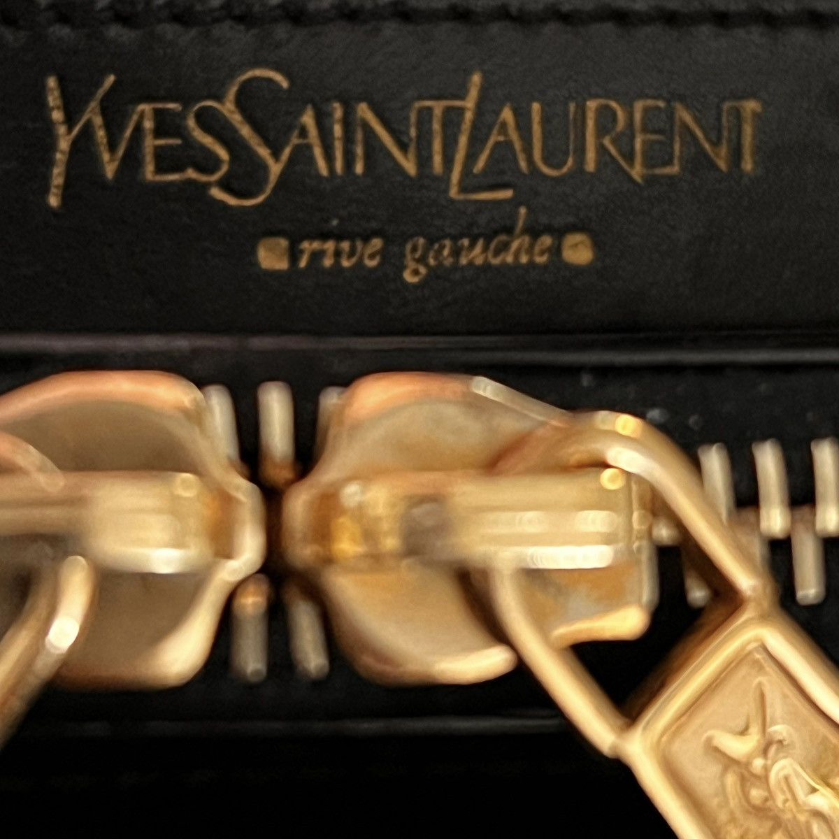Yves Saint Laurent Yves Saint Laurent Patent Leather Uptown Handbag Size ONE SIZE - 9 Thumbnail