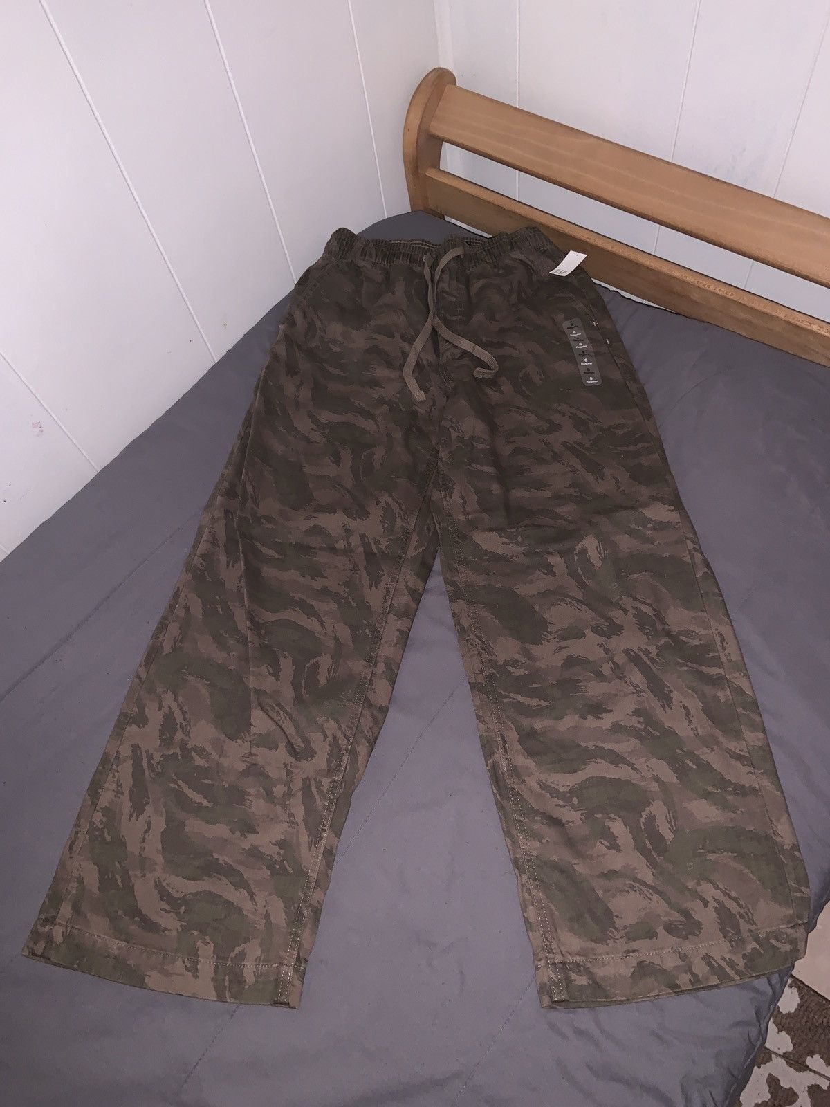 Gap Womens - High Rise Pull-On Wide Leg Camo - Size Small Size 27" / US 4 / IT 40 - 1 Thumbnail
