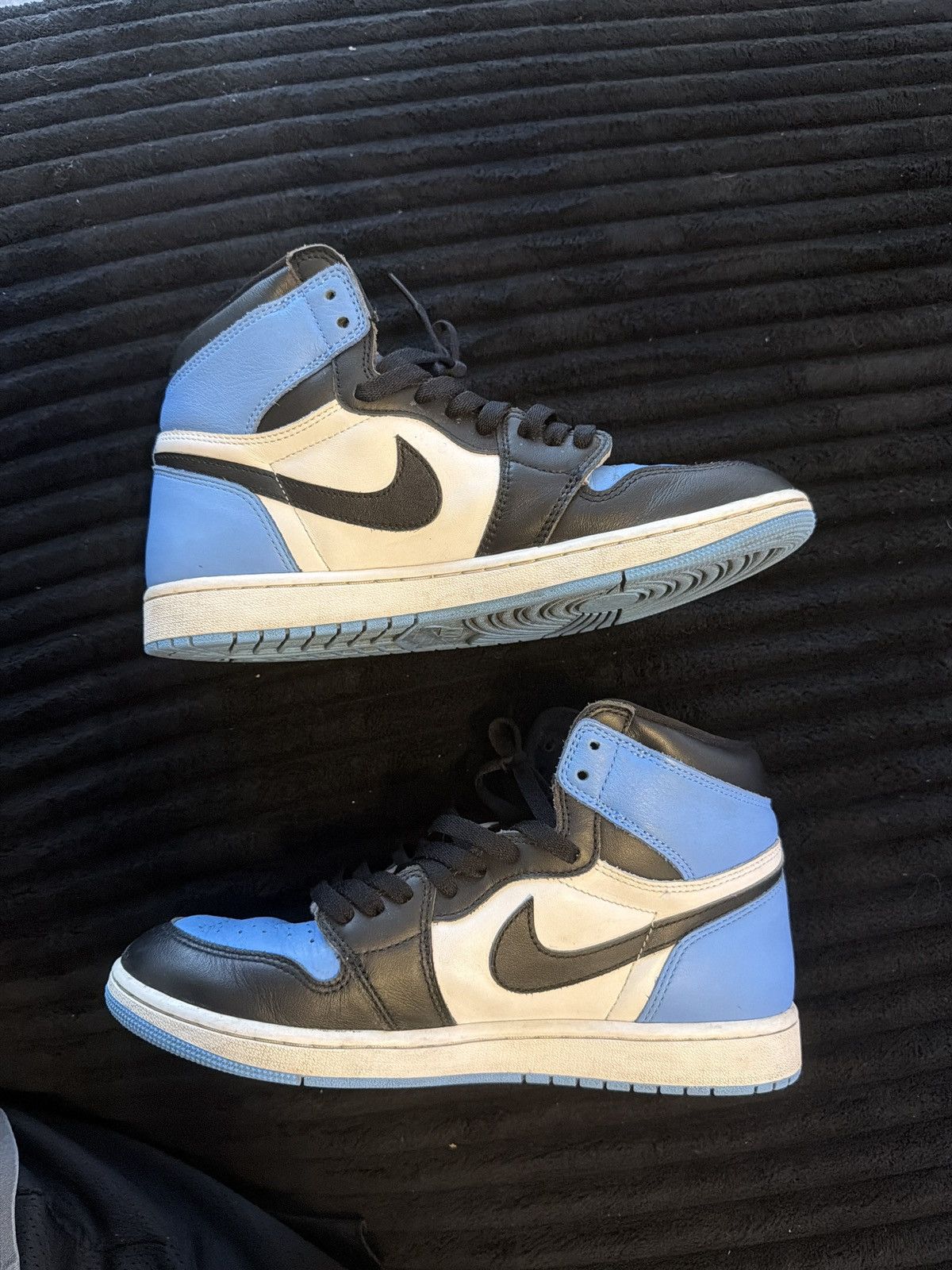 Jordan Brand Jordan 1 High OG UNC Toe Size US 10 / EU 43 - 7 Thumbnail