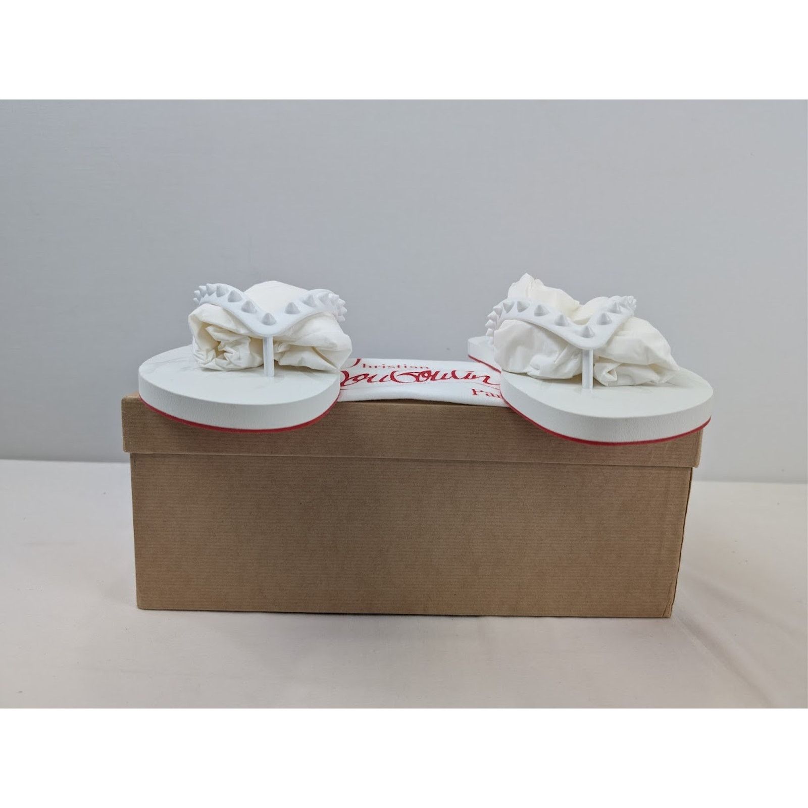 Christian Louboutin o1rshd1 Loubi Flip Flat Slippers in White Size US 8 / EU 41 - 17 Thumbnail