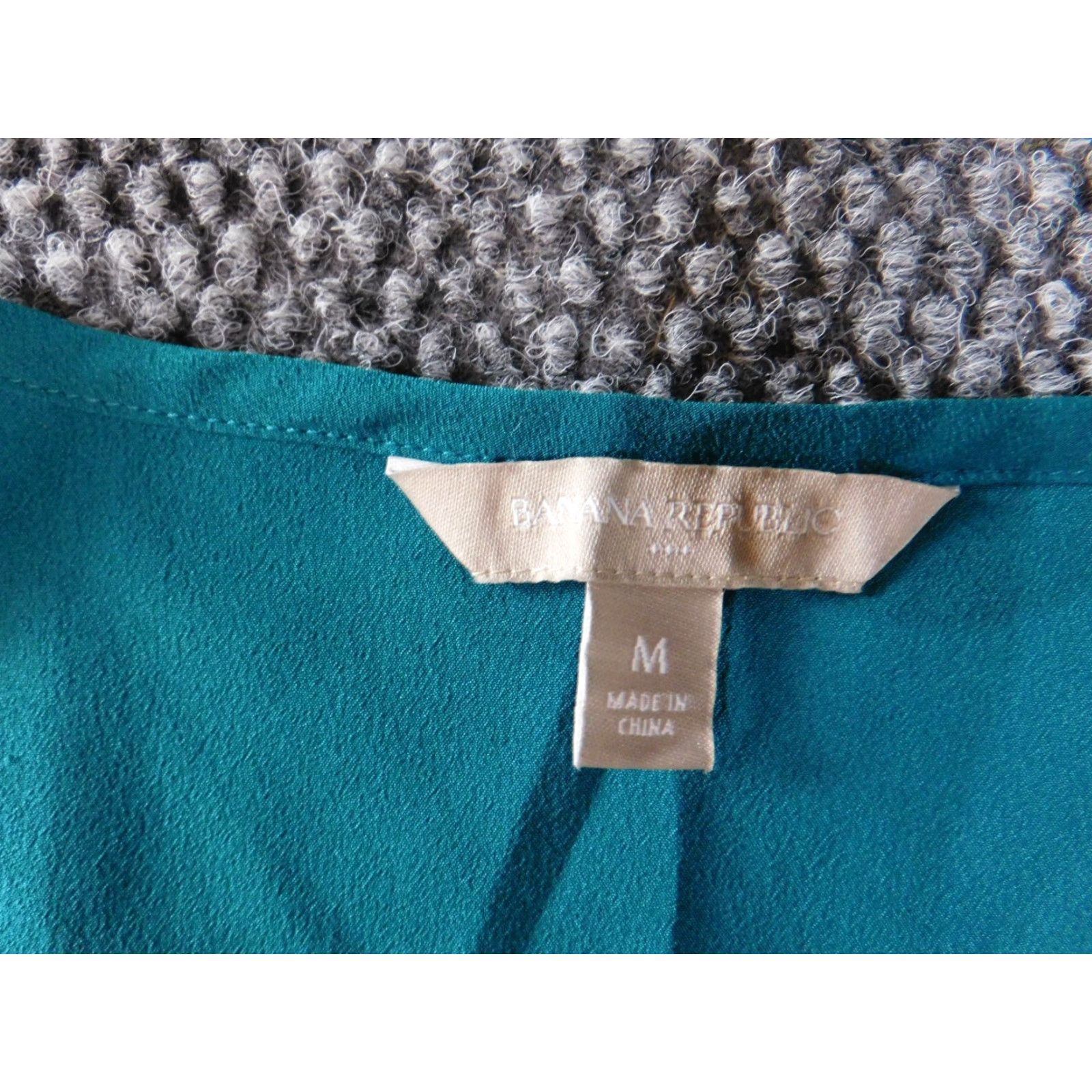 Banana Republic Banana Republic Blouse Shirt Womens Medium Blue Crew Neck Long Sleeve Cap Sleeve Casual Regular Polyester Rayon Ruffle Basic Classic Stretch Size M / US 6-8 / IT 42-44 - 6 Thumbnail