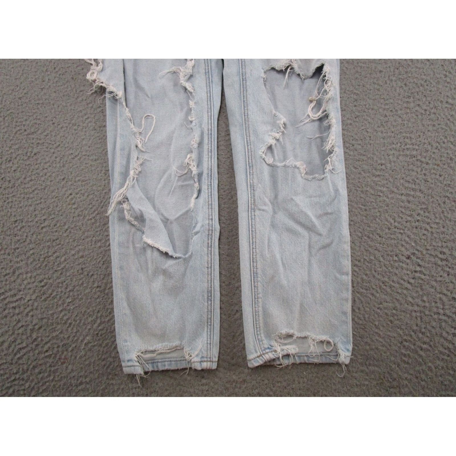American Eagle Outfitters American Eagle Outfitters Jeans Distressed High Rise Mom Size 6 Light Wash Denim Blue 5-Pocket Womens Size 28" / US 6 / IT 42 - 2 Thumbnail