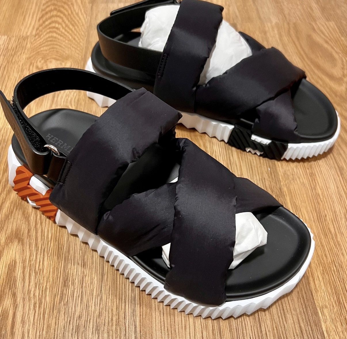 Hermes Hermès 2023 New Arrival Electric Stylish J33 Size US 7 / IT 37 - 1 Thumbnail