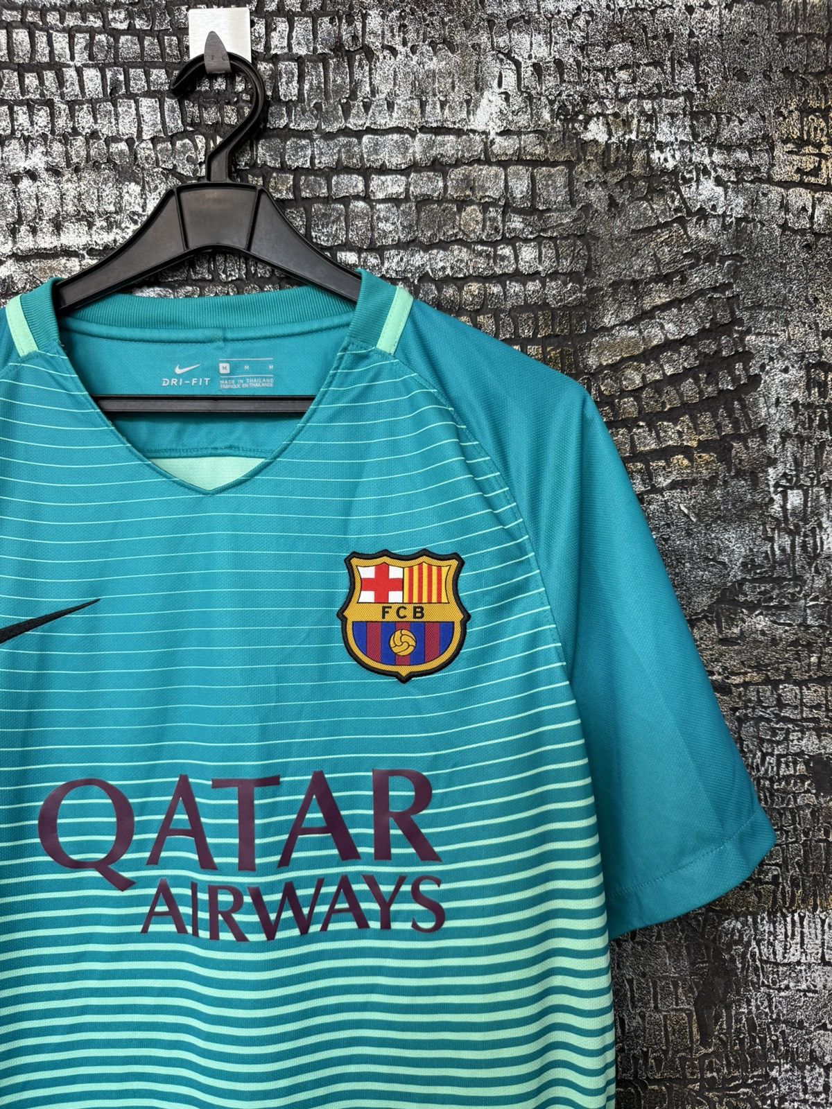Nike Nike FC Barcelona 2016/2017 Third Shirt soccer jersey Size US M / EU 48-50 / 2 - 3 Thumbnail