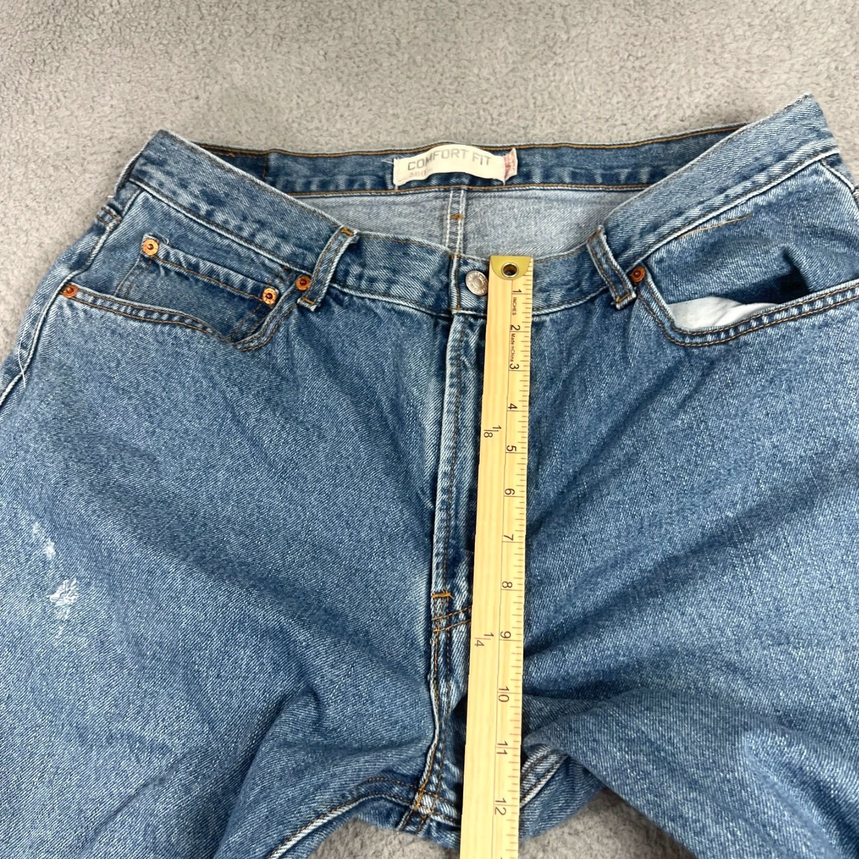 Levi's VINTAGE Levi's 560 Jeans Mens 36x34 Tapered Light Wash Denim 90s Classic Size US 36 / EU 52 - 7 Thumbnail