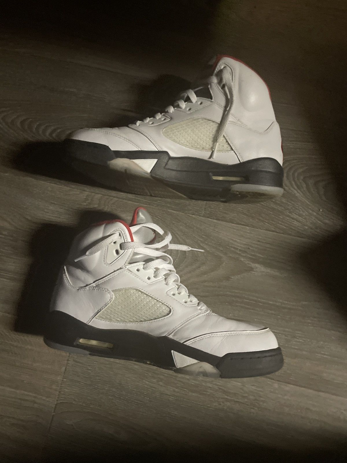 Jordan Brand Jordan 5 fire reds Size US 9.5 / EU 42-43 - 2 Thumbnail