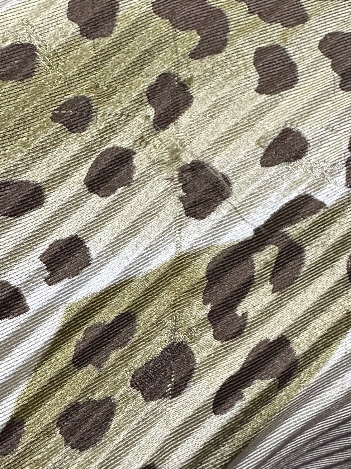 Yves Saint Laurent Vintage Yves Saint Laurent Leopard Pleated Silk Scarf-SCA351 Size ONE SIZE - 5 Thumbnail